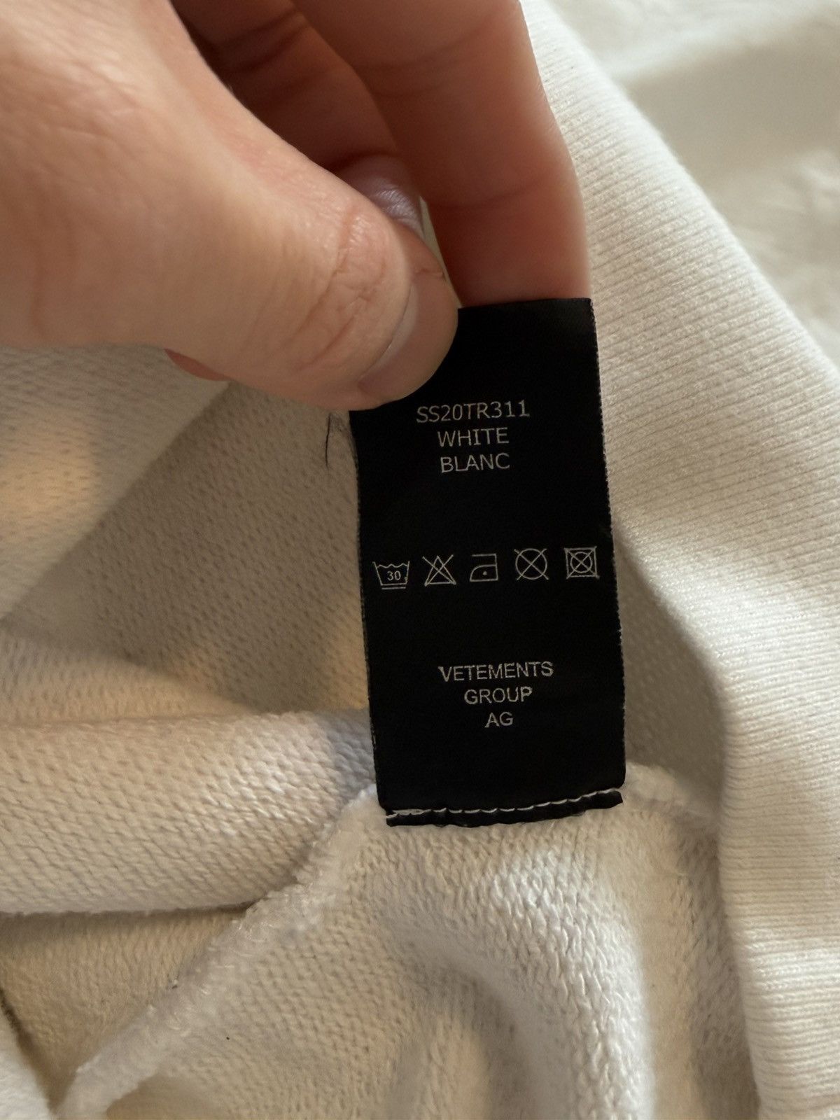 Vetements Vetements Shipping Label Hoodie (White) Size US S / EU 44-46 / 1 - 6 Thumbnail