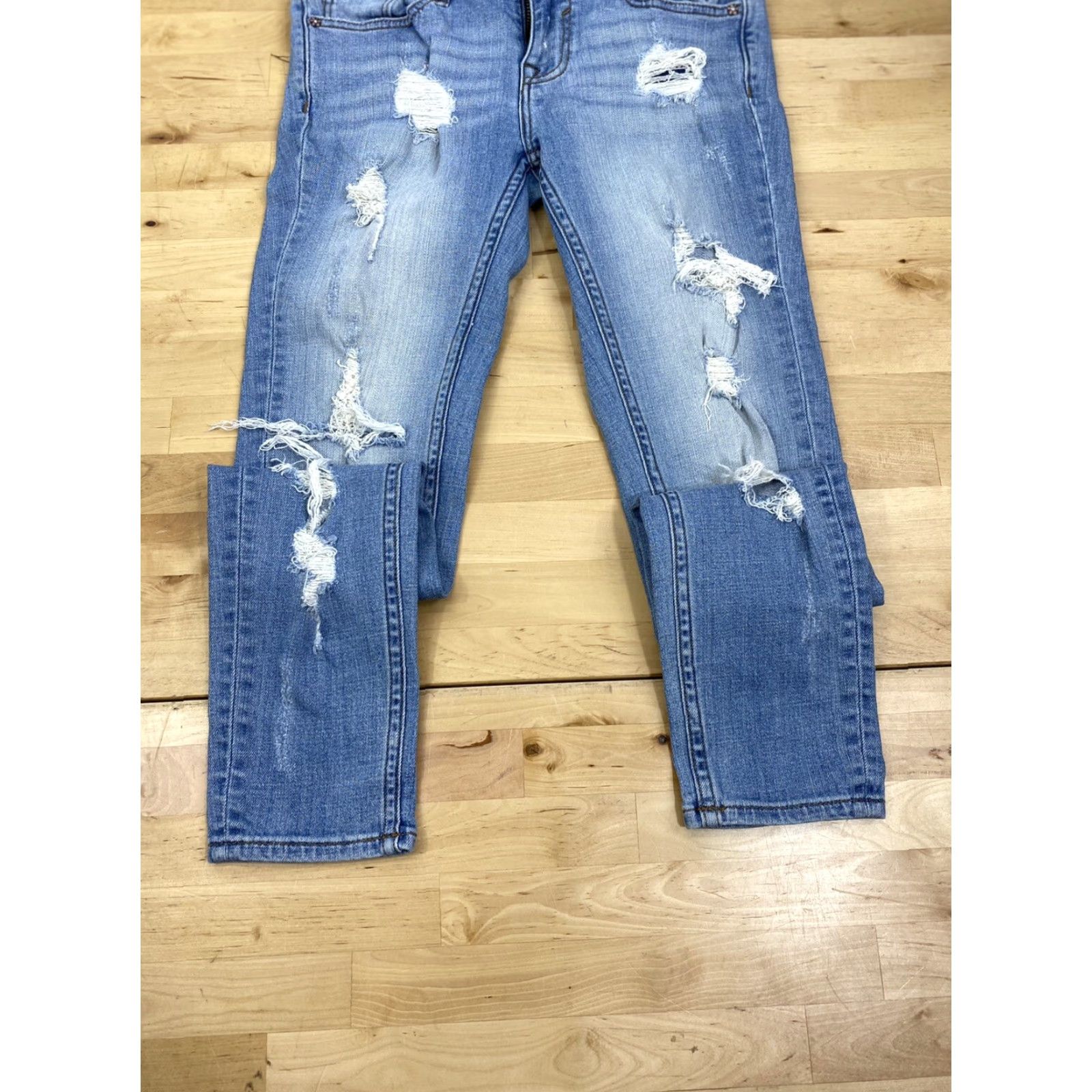 Vintage VIGOSS The Chelsea Skinny Light Blue Denim Jeans 26x29 Womens Distress Blue Inseam 29 Jeans 3760 Size 26" / US 2 / IT 38 - 2 Thumbnail