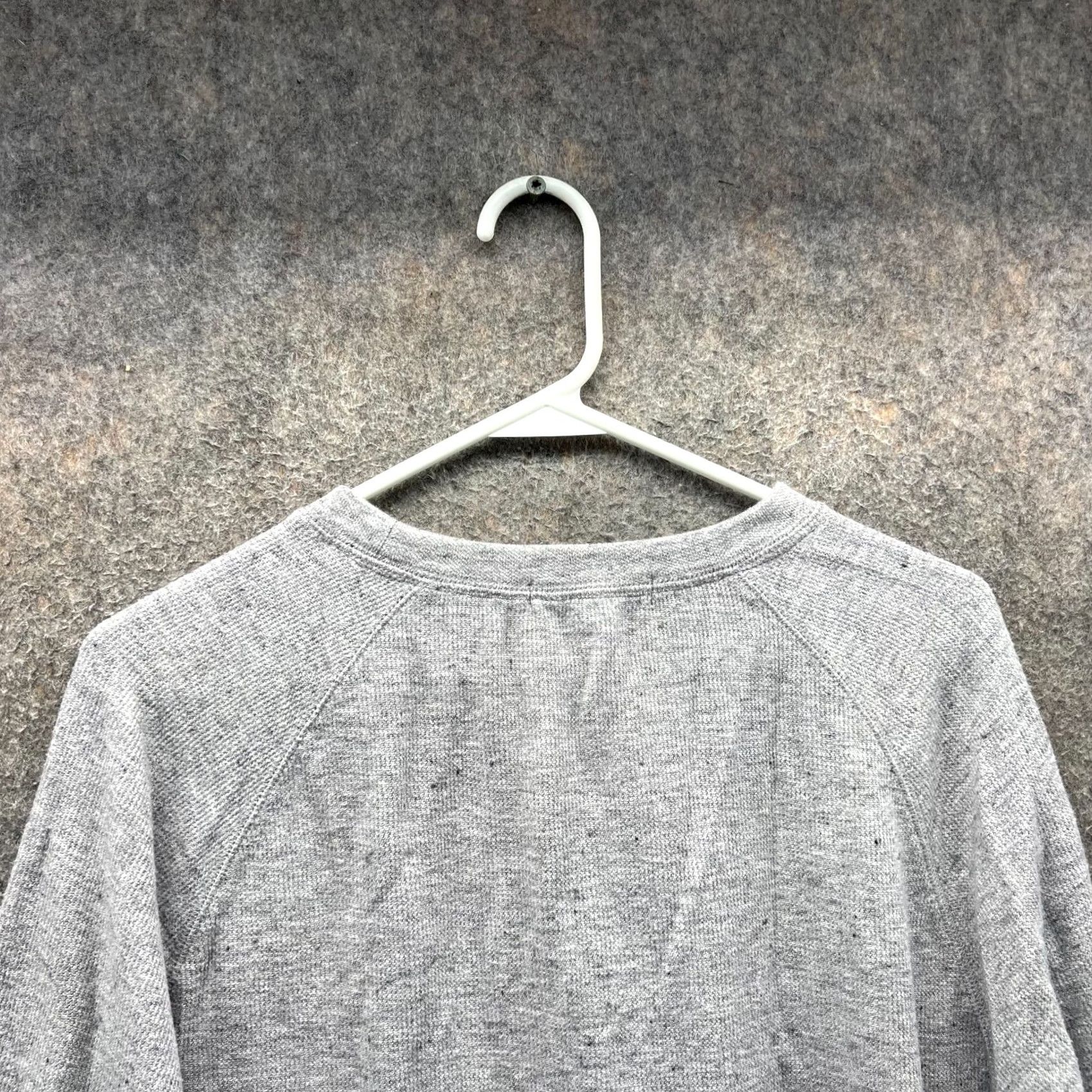 Banana Republic BANANA REPUBLIC Sweater Mens Large Gray Crewneck Pullover Fleece Long Sleeve Cotton All Seasons Regular Fit Vintage: No Size US L / EU 52-54 / 3 - 3 Thumbnail