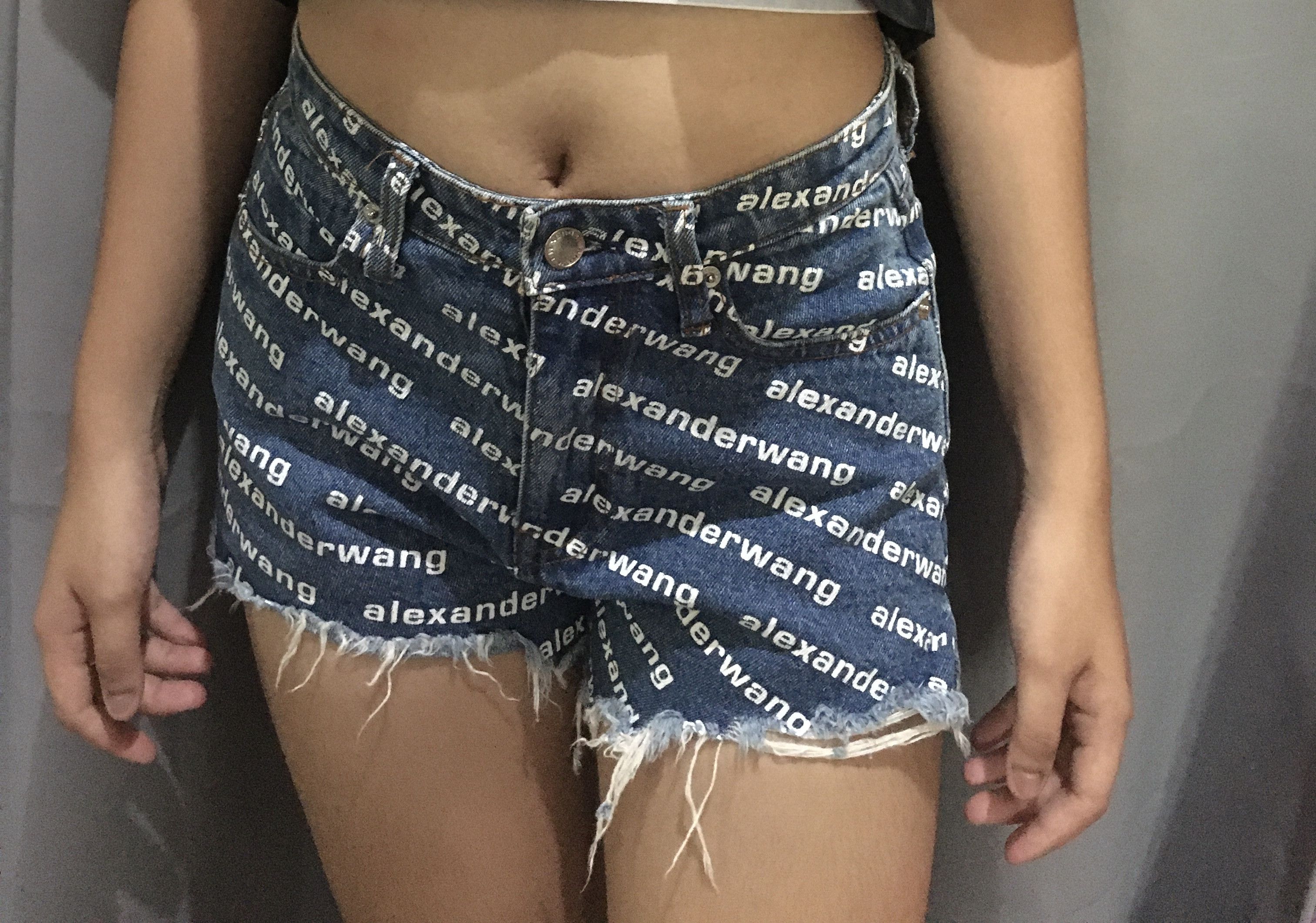 Alexander Wang ALEXANDERWANG BITE LOGO SHORT Size 26" / US 2 / IT 38 - 6 Thumbnail