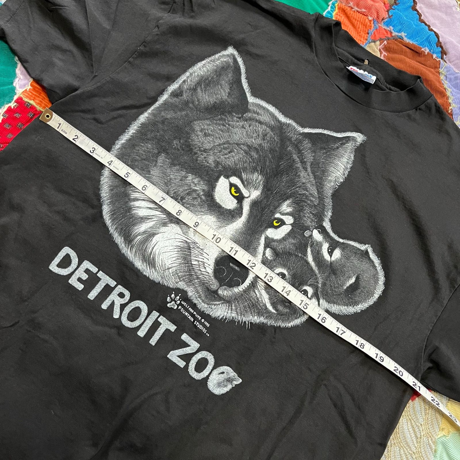 Hanes Vintage 1993 Wolf and her Cubs Detroit Zoo Graphic Black Tee Size US XL / EU 56 / 4 - 6 Thumbnail