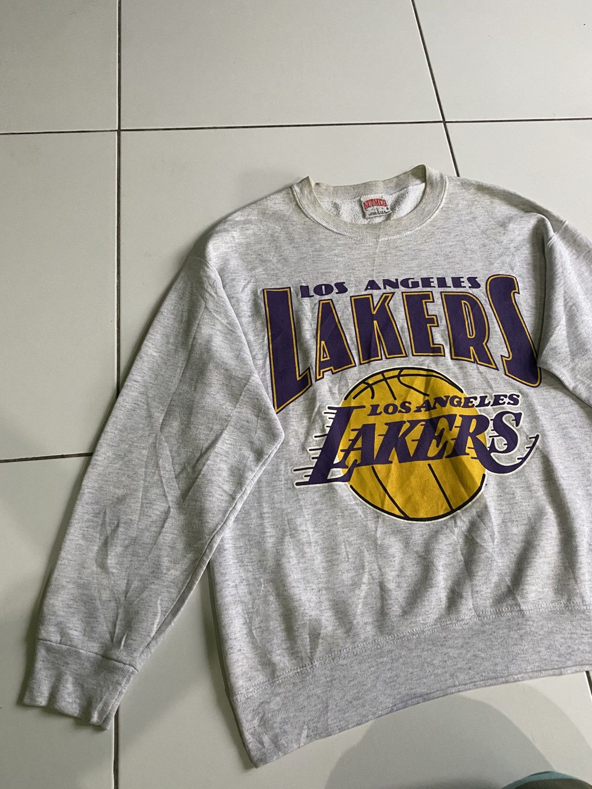 NBA × Nutmeg Vintage Las Angeles Lakers Basketball Size US L / EU 52-54 / 3 - 2 Thumbnail