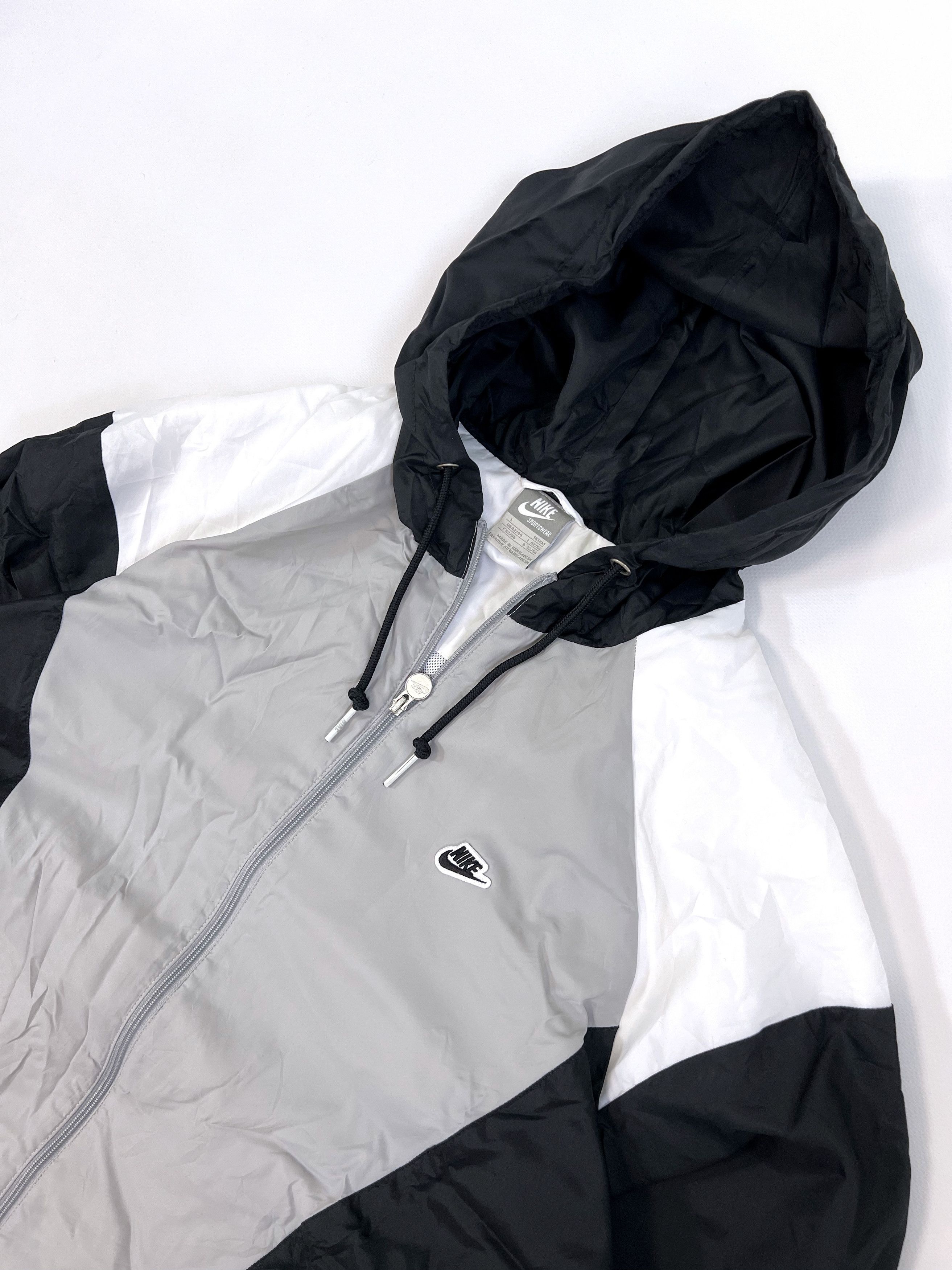 Nike Nike Vintage jacket light, black and white Size US L / EU 52-54 / 3 - 4 Thumbnail