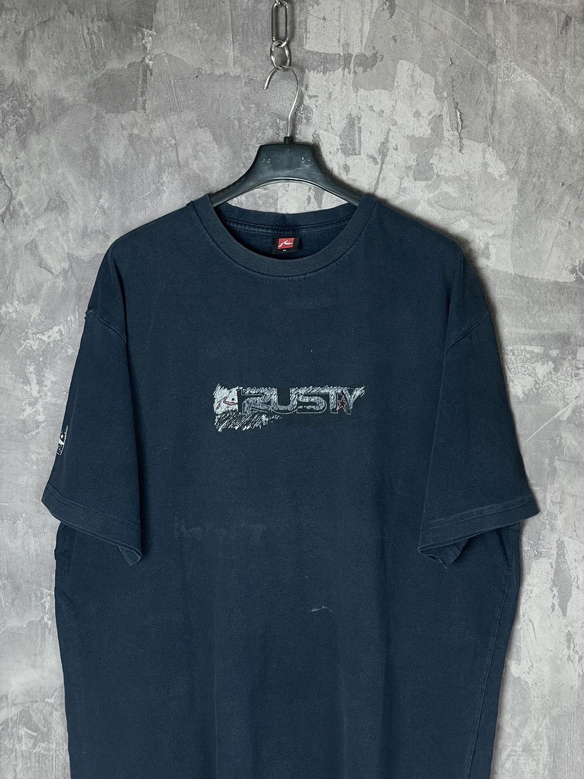 Quiksilver × Rusty Vintage Rusty T Shirt 90s Surf style Spellout Big Logo Size US XL / EU 56 / 4 - 2 Thumbnail