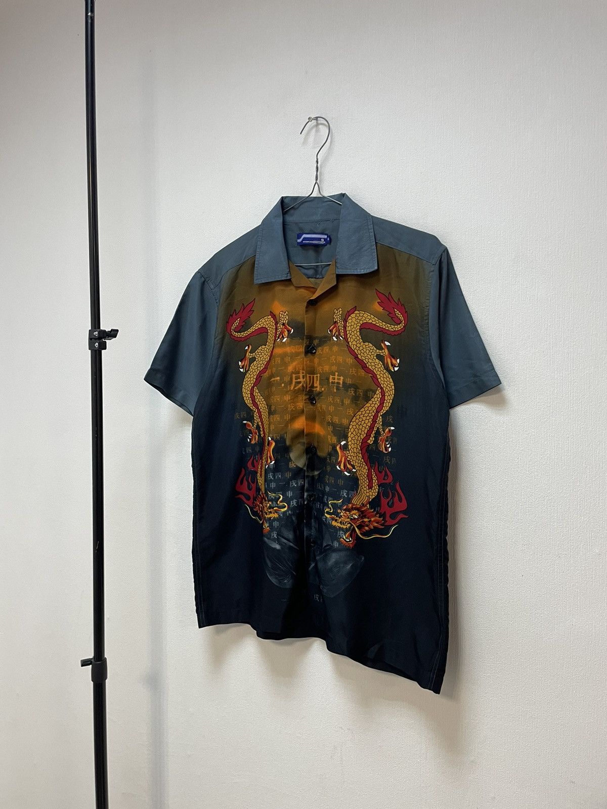 Vintage Vintage Gawaii Shirts Dragons Size US M / EU 48-50 / 2 - 1 Thumbnail