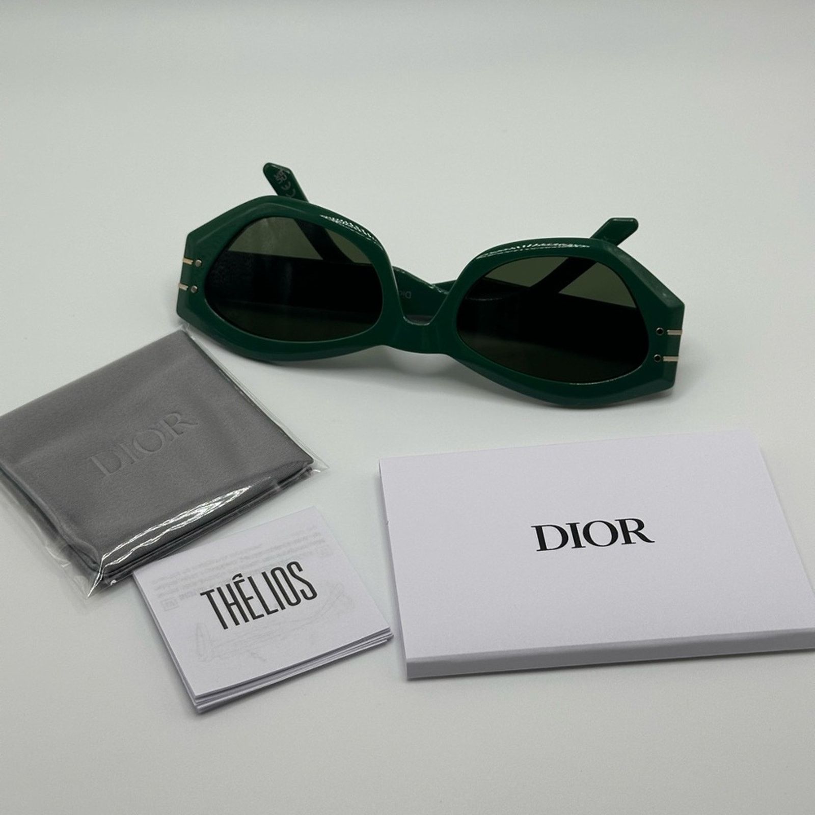 Dior NEW Dior Sunglasses CD40058U 96N SignatureB1U ShinyDarkGreen Size ONE SIZE - 9 Thumbnail