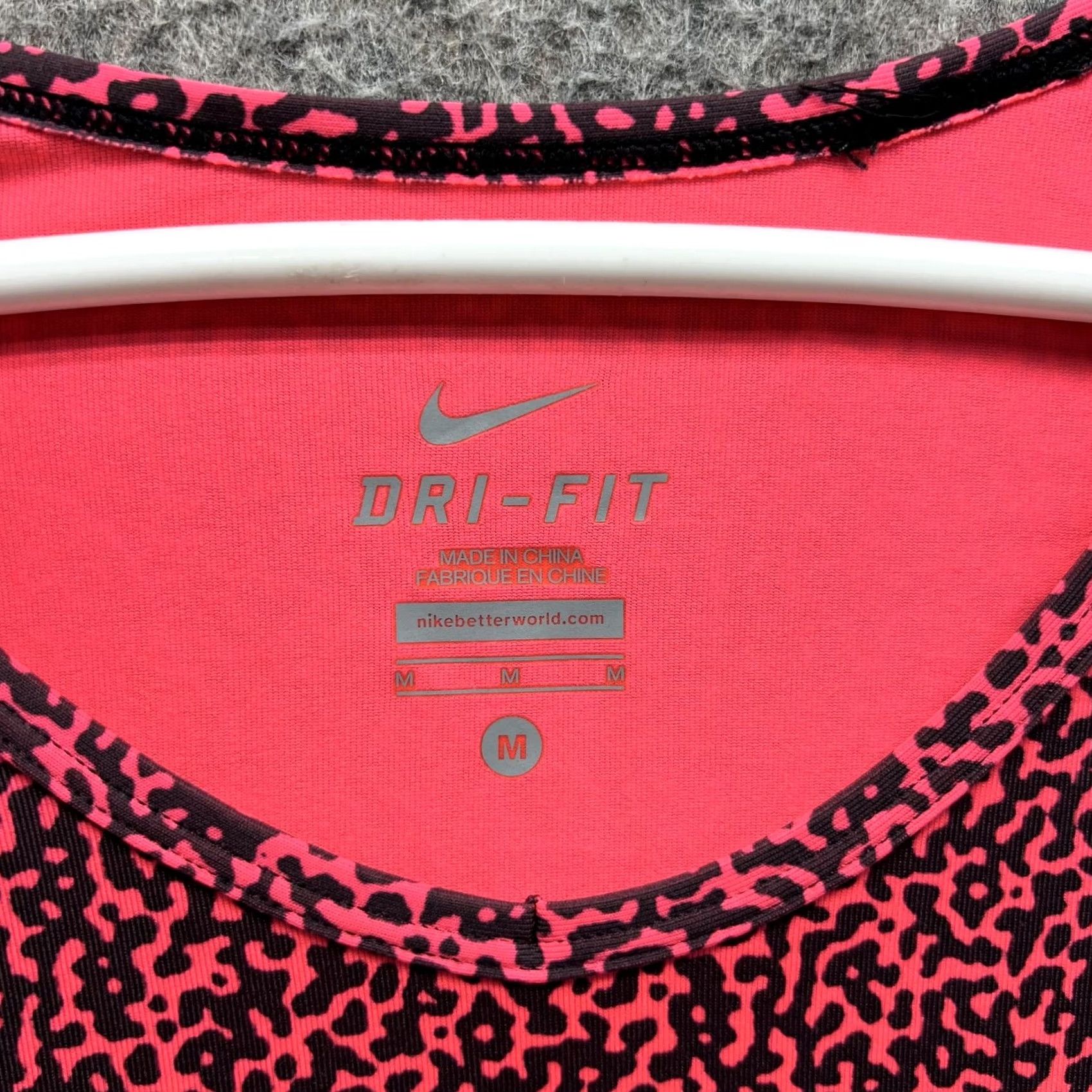 Nike Nike Shirt Women Medium Pink Athletic Dri Fit Polyester Tennis Short Sleeve Round Neck Training Size M / US 6-8 / IT 42-44 - 2 Thumbnail