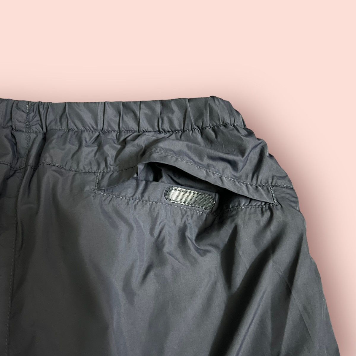 Montbell × Vintage VINTAGE MONT-BELL RARE REVERSIBLE QUILTED SHORT PANTS Size 30" / US 8 / IT 44 - 11 Thumbnail