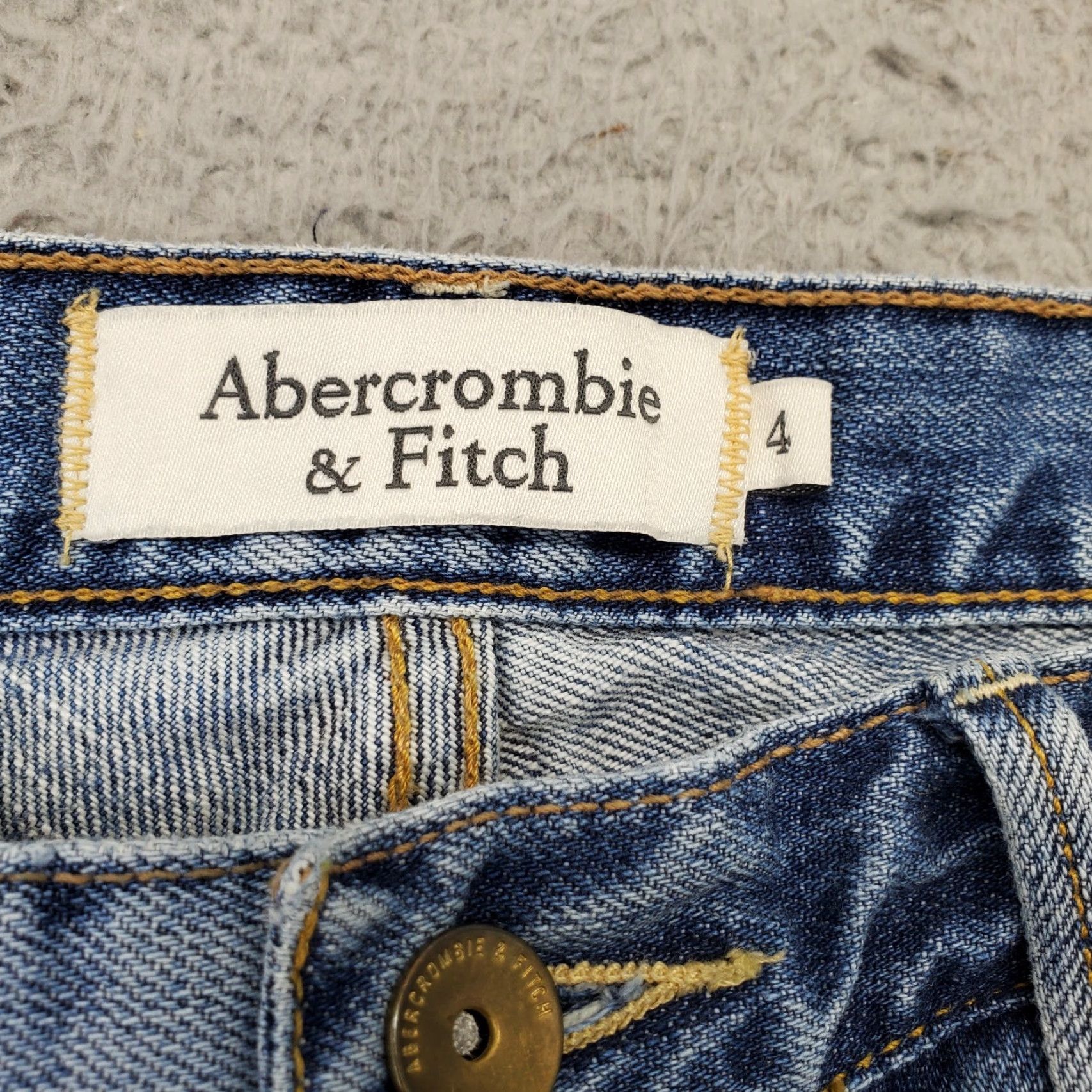 Abercrombie & Fitch Abercrombie & Fitch Womens Size 4 Denim Shorts Blue Cuffed Distressed Frayed Hem 5-Pocket Inseam 9.5" Regular fit, Casual Summer Size 27" / US 4 / IT 40 - 6 Thumbnail