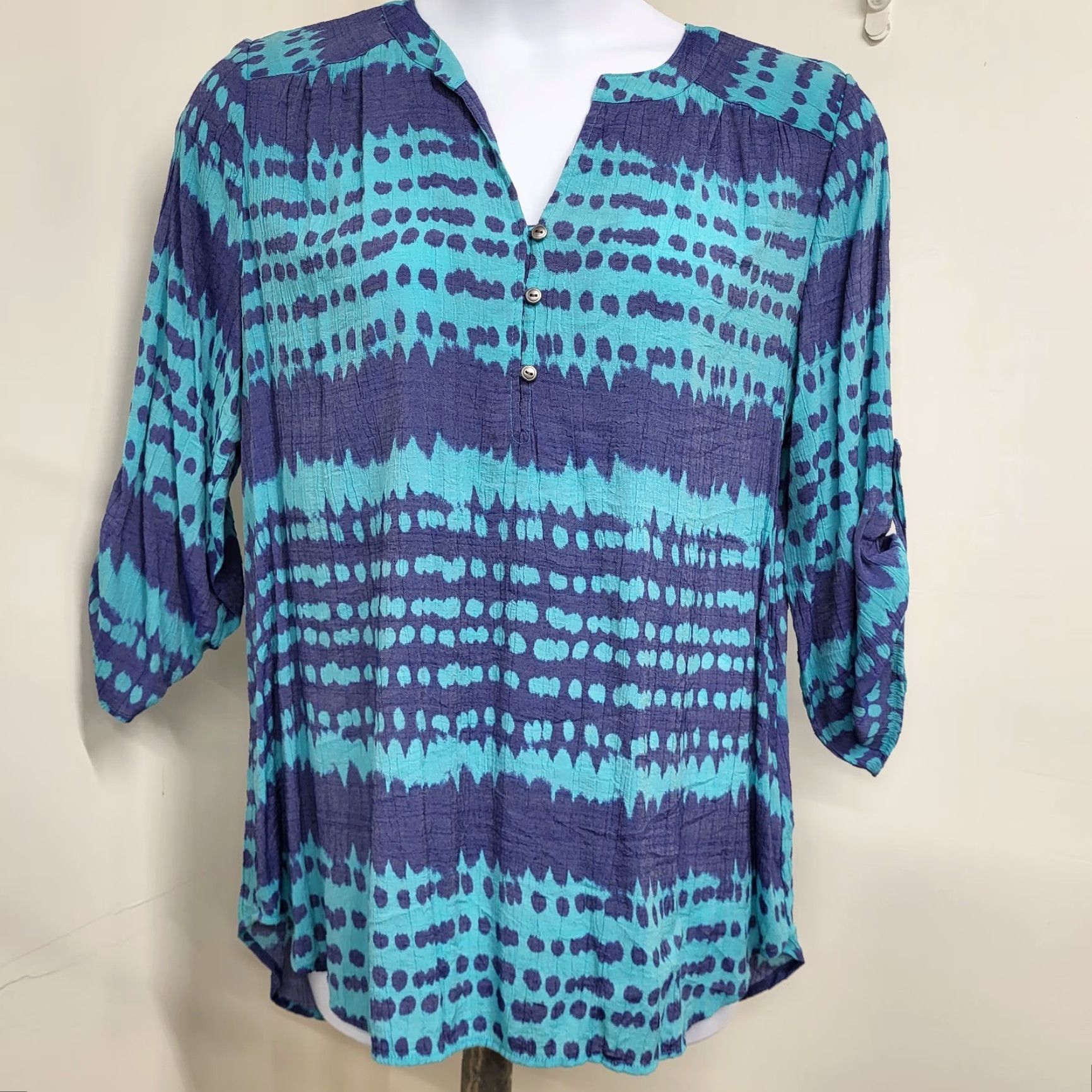 Vintage Kim Rogers Blouse Women 1X Tie Dye V-Neck Roll Tab Sleeve Purple Blue Top Knit Rayon Polyester Size XL / US 12-14 / IT 48-50 - 2 Thumbnail