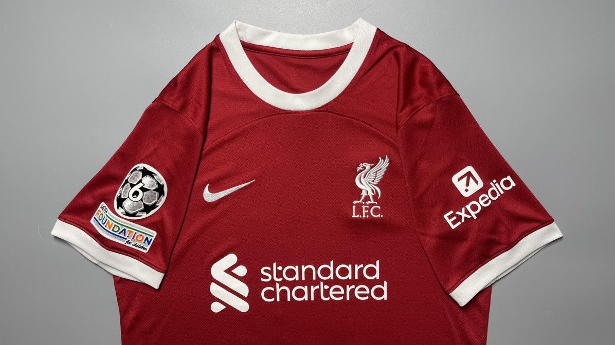 Vintage LIVERPOOL NIKE 2023/2024 FOOTBALL HOME JERSEY #11 SALAH Size US M / EU 48-50 / 2 - 3 Thumbnail