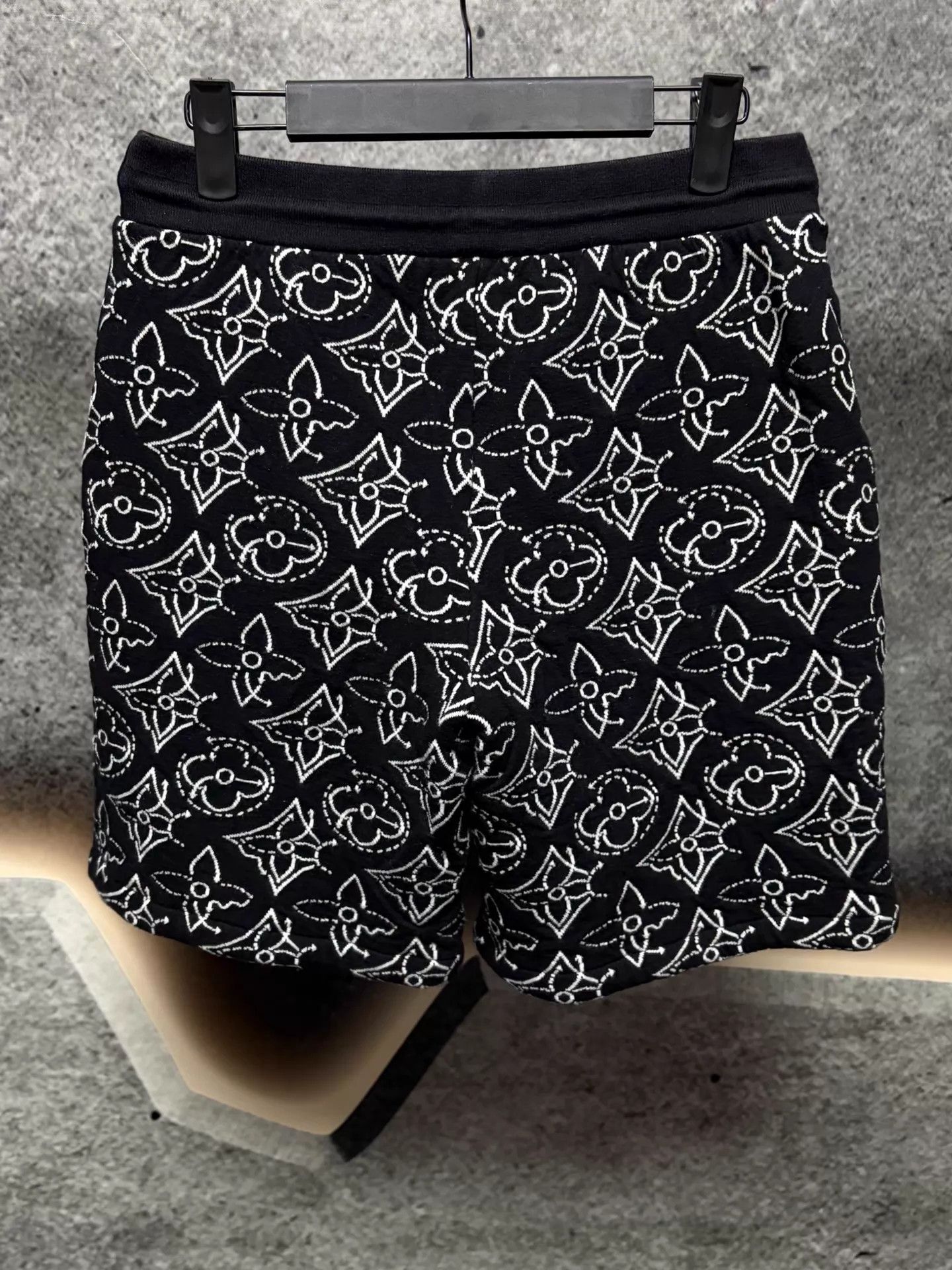 Louis Vuitton LV Black White Shorts S Like New Size US 29 - 2 Thumbnail