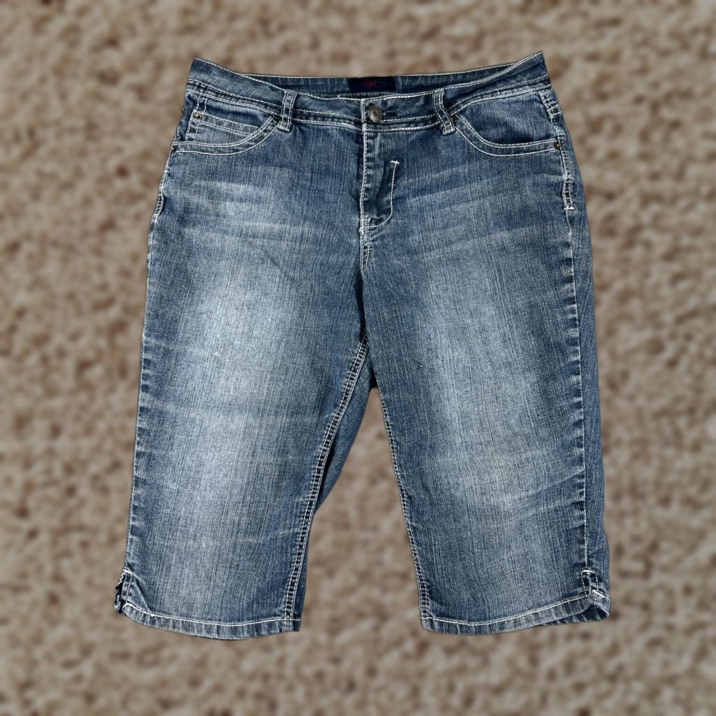Vintage ZD Missy Jeans Capri Womens 12 Blue Denim Embroidered Stretch Cotton Blend Pockets 5-Pocket Design Mid Rise Adult Jeans Boys? Size 34" / US 12 / IT 48 - 1 Thumbnail