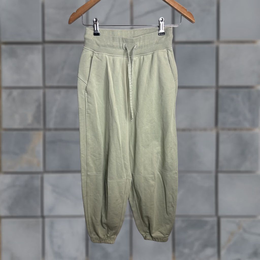 Lululemon Lululemon Sweatpants Womens 4 Green High Rise Jogger Pants Drawstring Cuffed Size 27" / US 4 / IT 40 - 1 Thumbnail