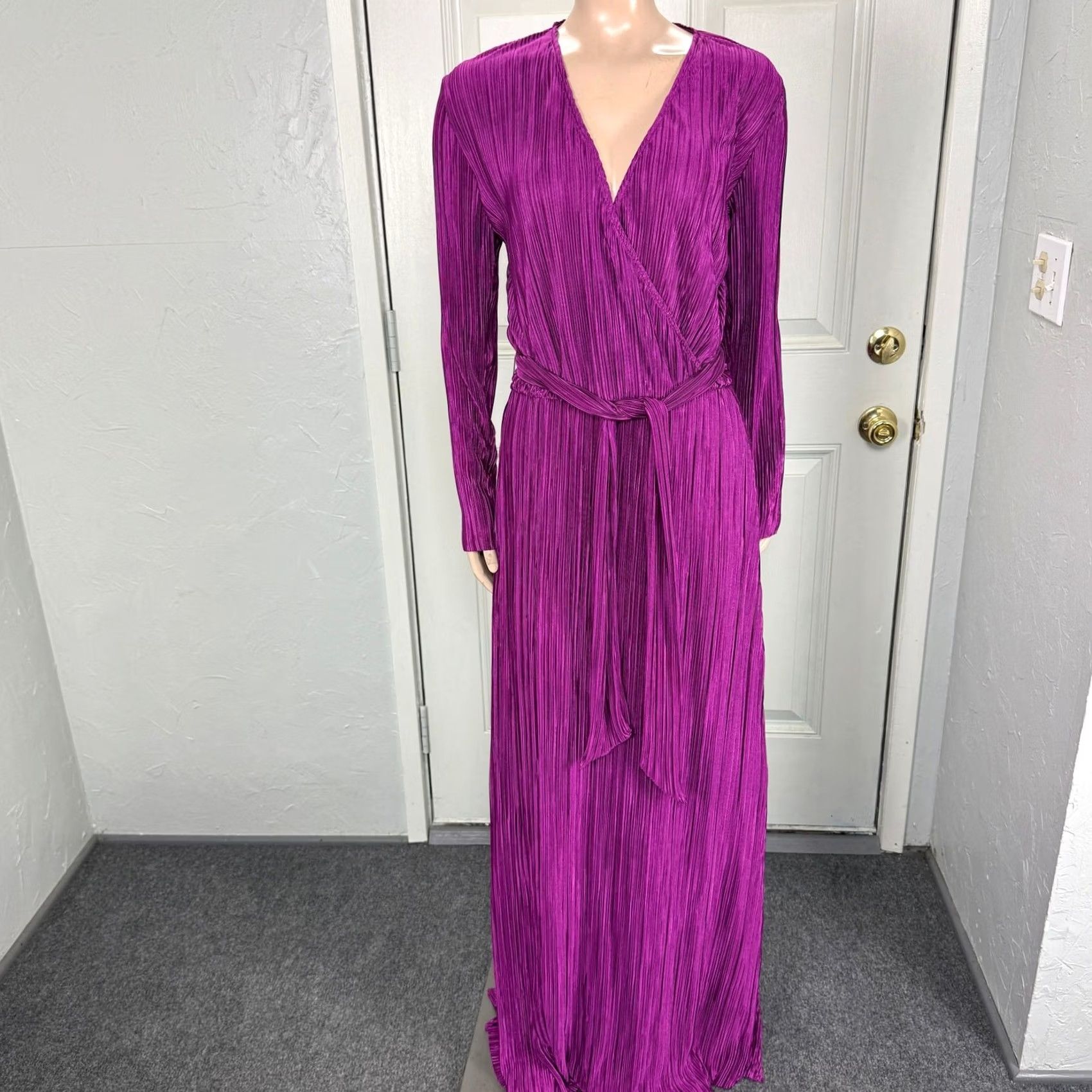 Boston Proper VINTAGE? (No) Boston Proper Dress Maxi Long Sleeve V-Neck Purple Size S / US 4 / IT 40 - 2 Thumbnail