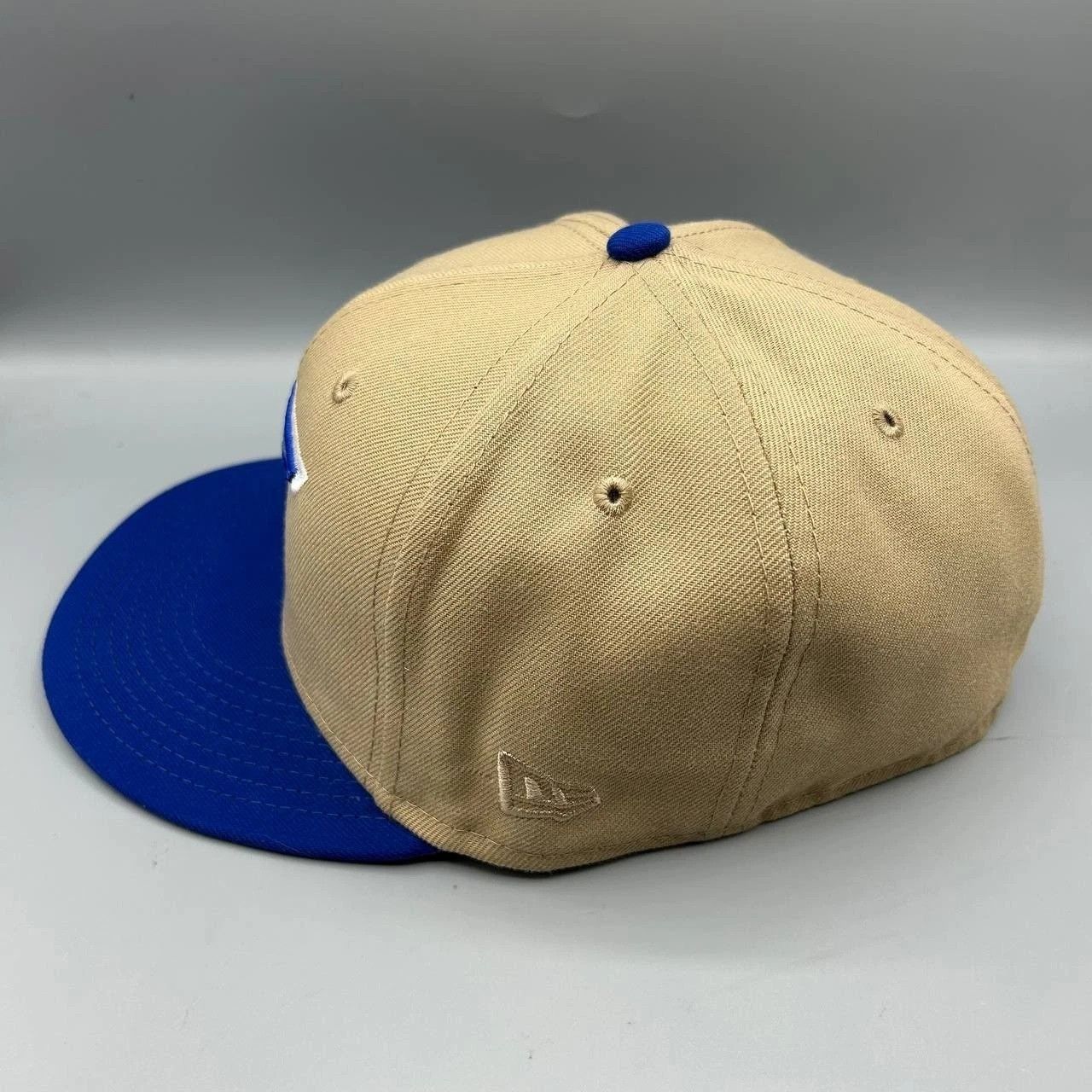 New Era Toronto Blue Jays Hat Men 7 3/8 Beige Blue MLB Fitted Cap Size ONE SIZE - 7 Thumbnail