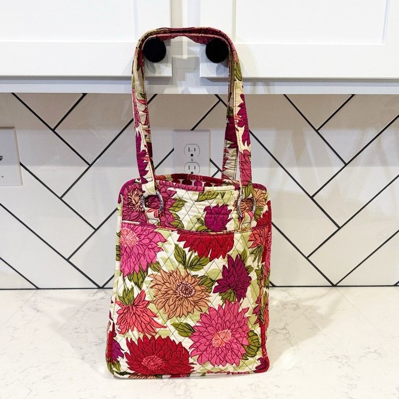 Vera Bradley Vera Bradley Hello Dahlia quilted cotton shoulder tote bag Size ONE SIZE - 2 Thumbnail