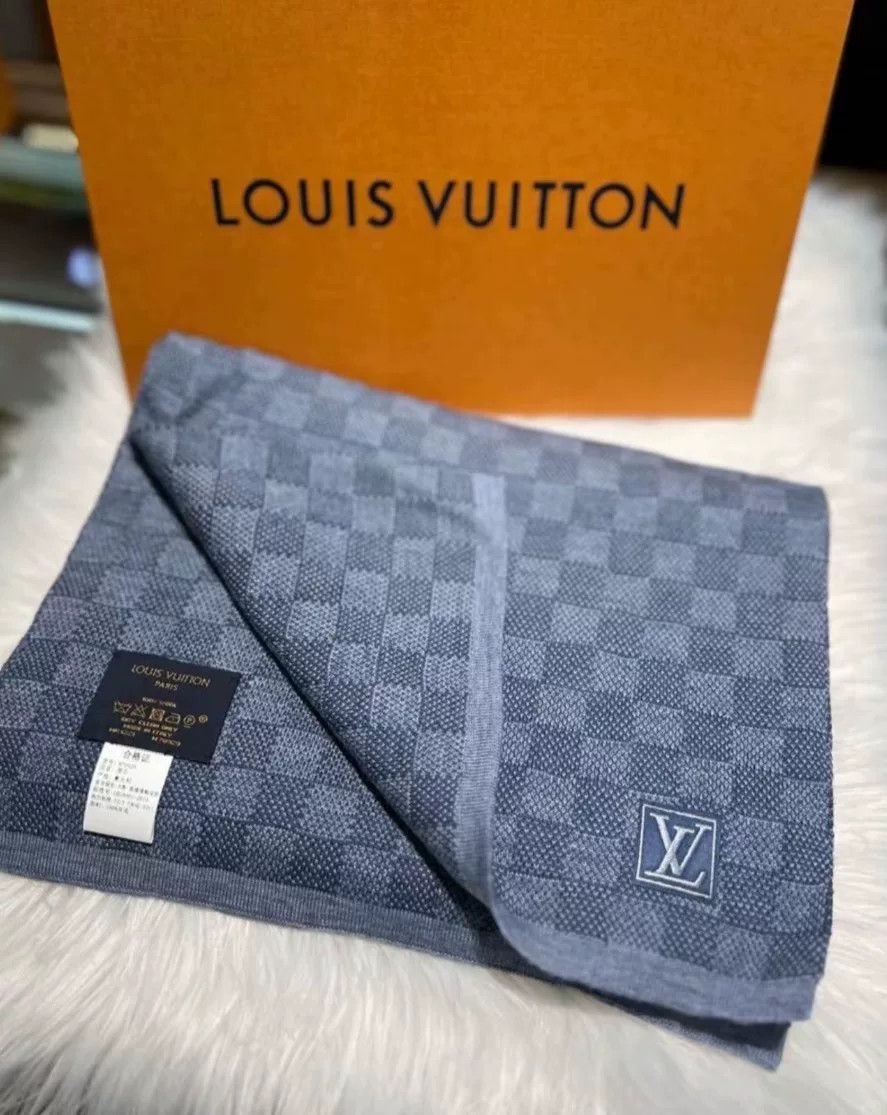 Louis Vuitton Louis Vuitton Checkered Scarf Size ONE SIZE - 1 Thumbnail