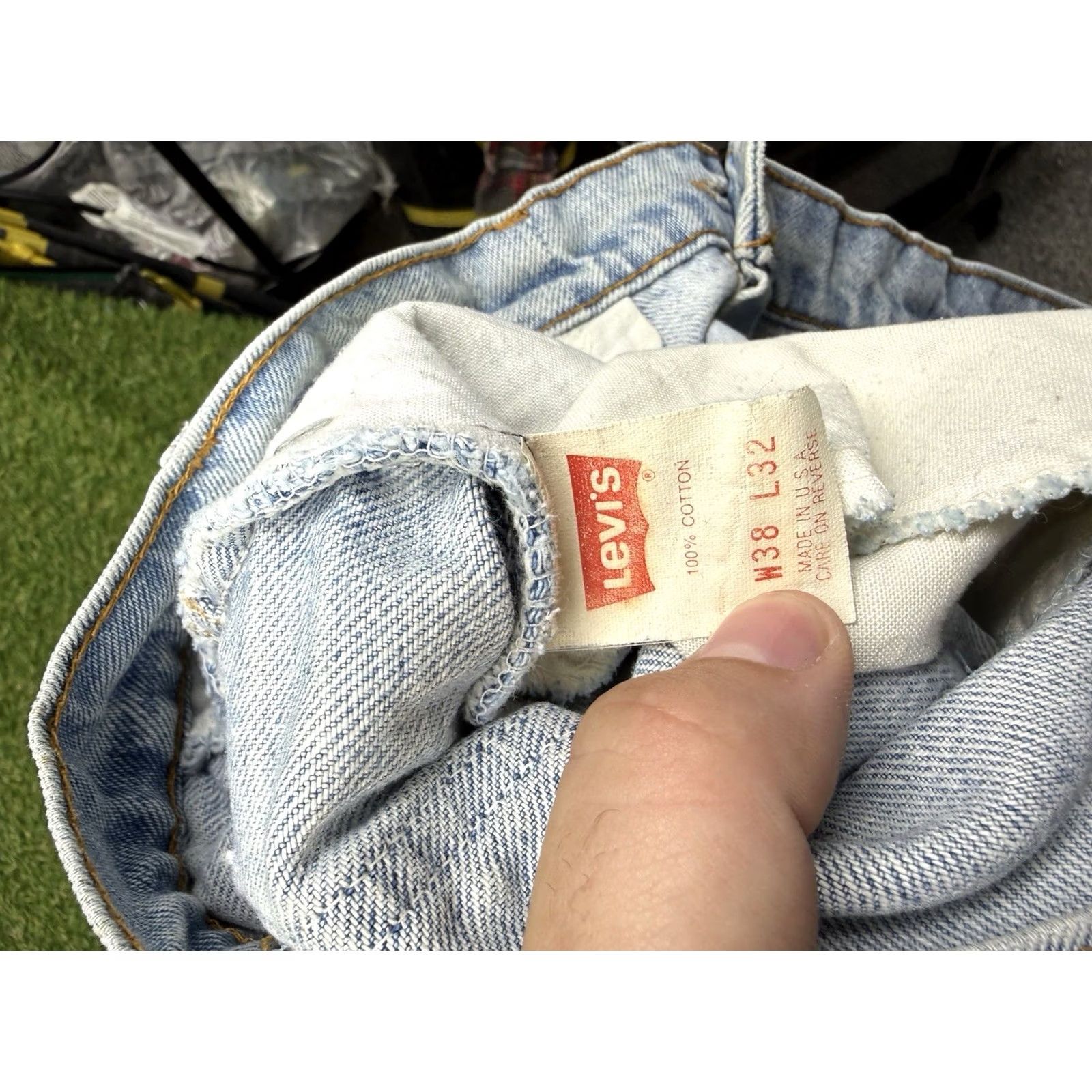 Levi's VINTAGE Levi's 505 Jeans Mens 38x32 Straight Orange Tab 90s USA Made Light Wash Blue Denim Jeans Mens DF Size US 38 / EU 54 - 4 Thumbnail