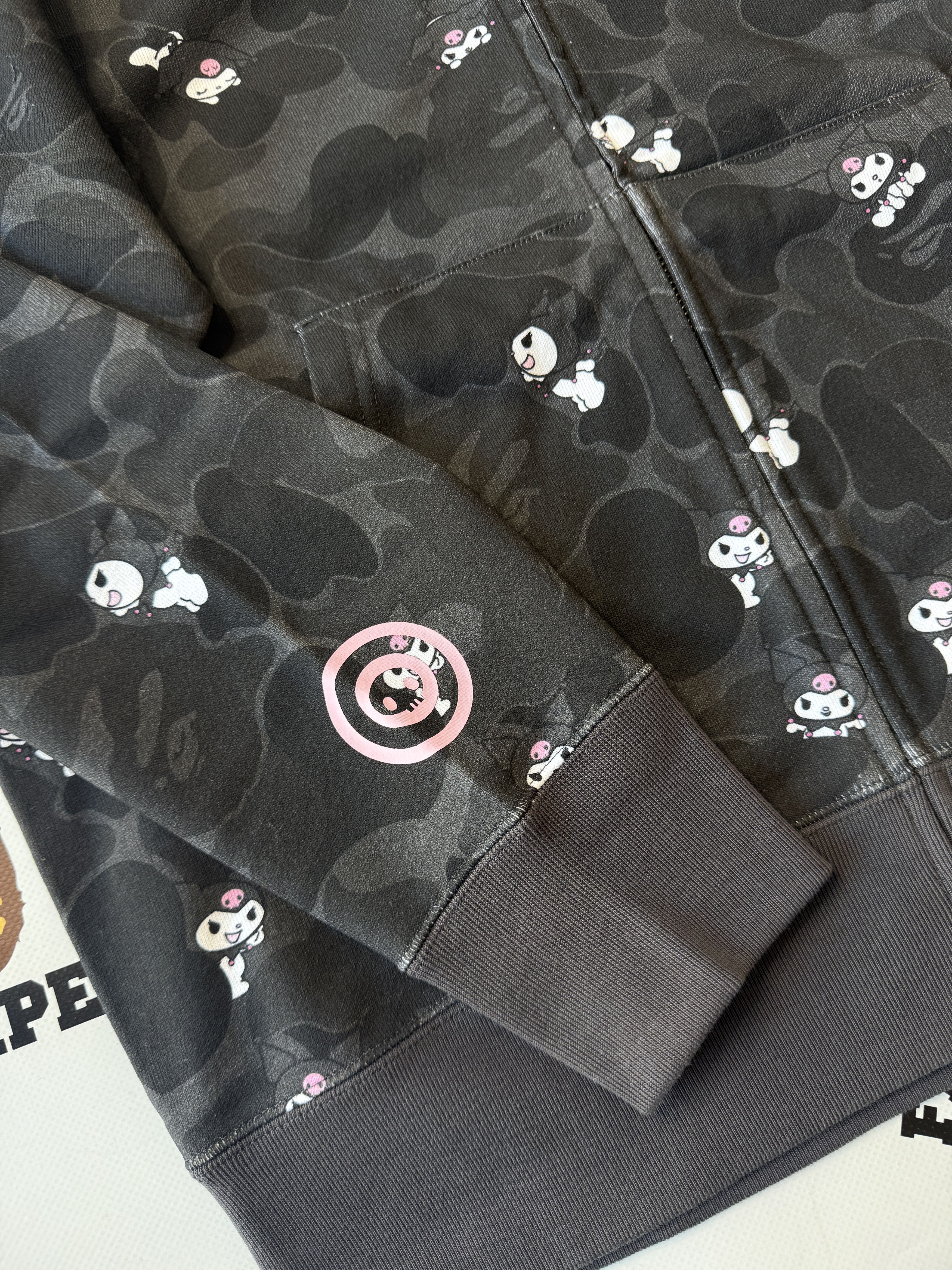 Bape BAPE X KUROMI CAMO FULL ZIP HOODIE Size XL / US 12-14 / IT 48-50 - 11 Thumbnail