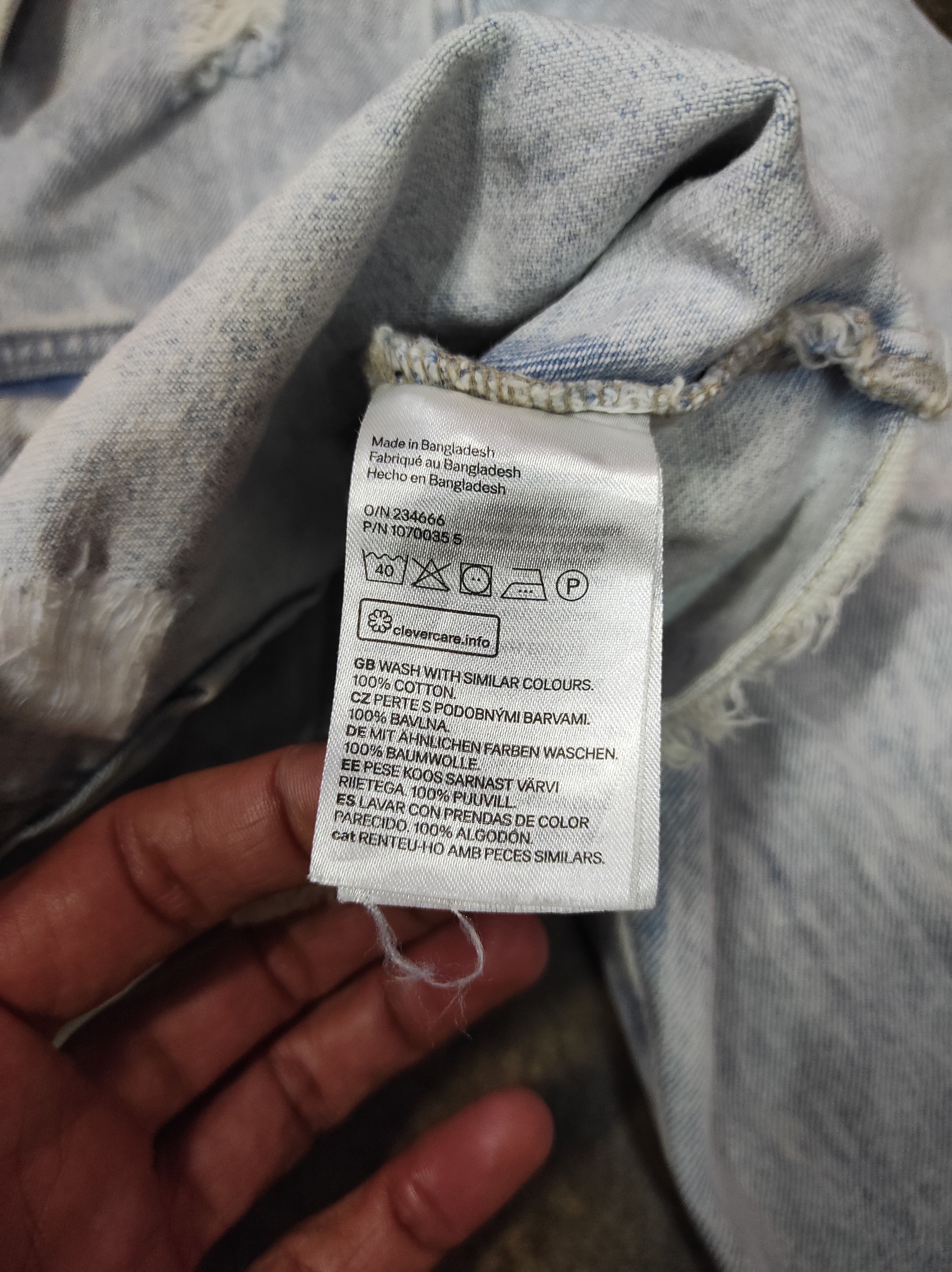 H&M H&M DIVIDED RIPPED CROPPED DISTRESSED DENIM JACKET Size XL / US 12-14 / IT 48-50 - 8 Thumbnail