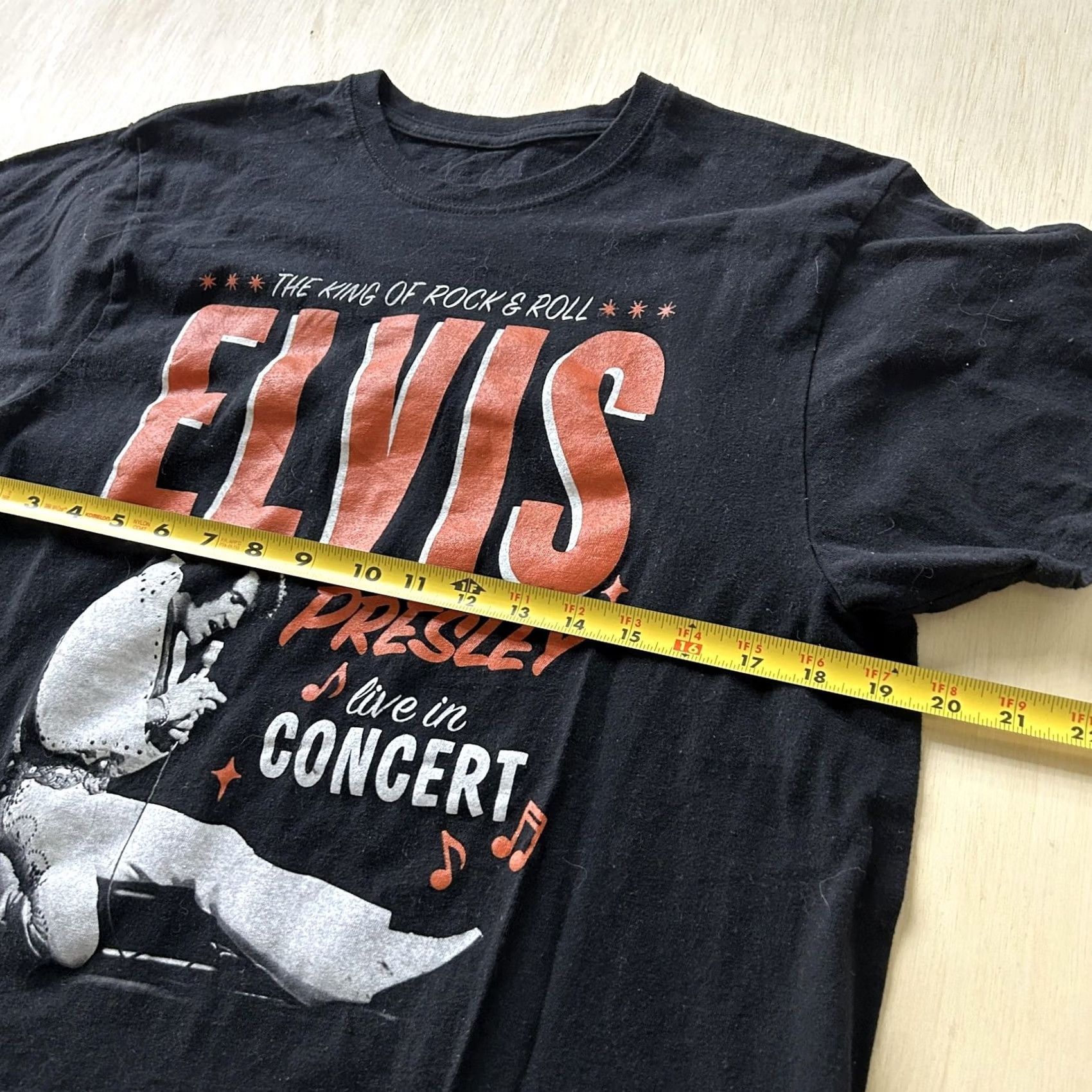 Vintage Elvis Presley Live In Concert Shirt Mens L Black Graphic Tee T-Shirt Music Crew Neck Short Sleeve Size US L / EU 52-54 / 3 - 5 Thumbnail