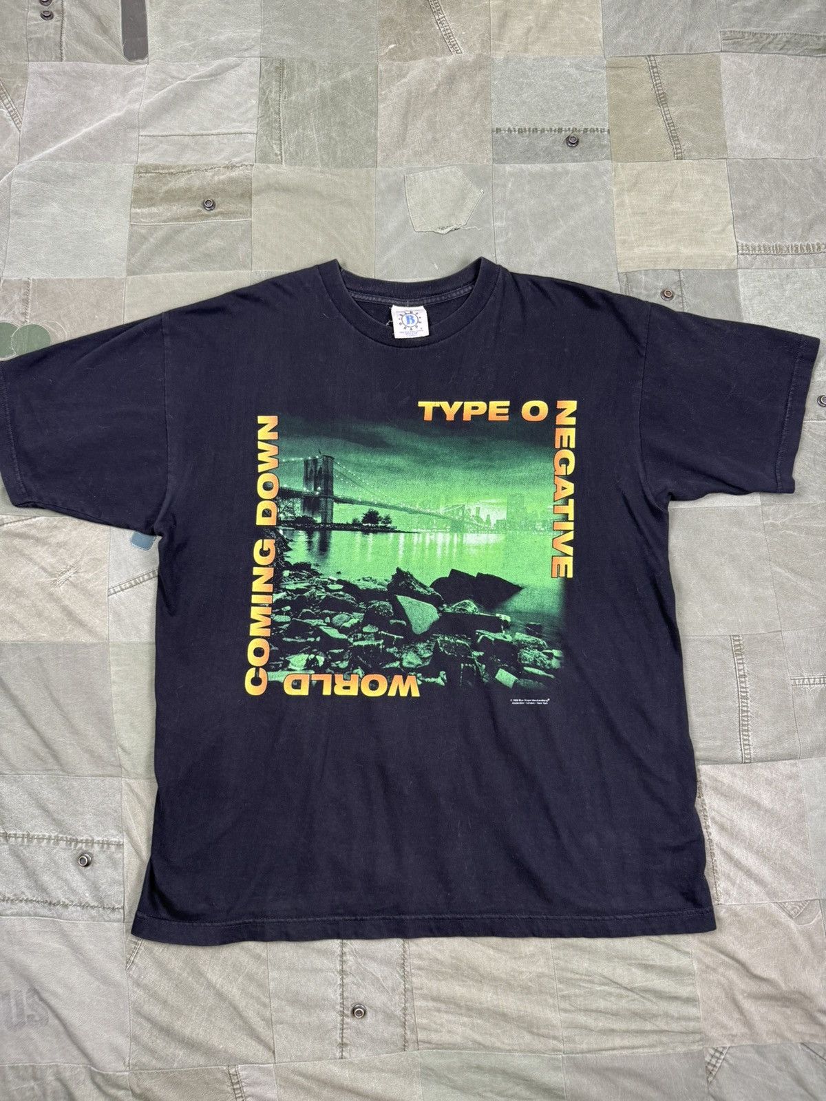 Band Tees 1997 Type O Negative “World Coming Down” Size US XL / EU 56 / 4 - 1 Thumbnail