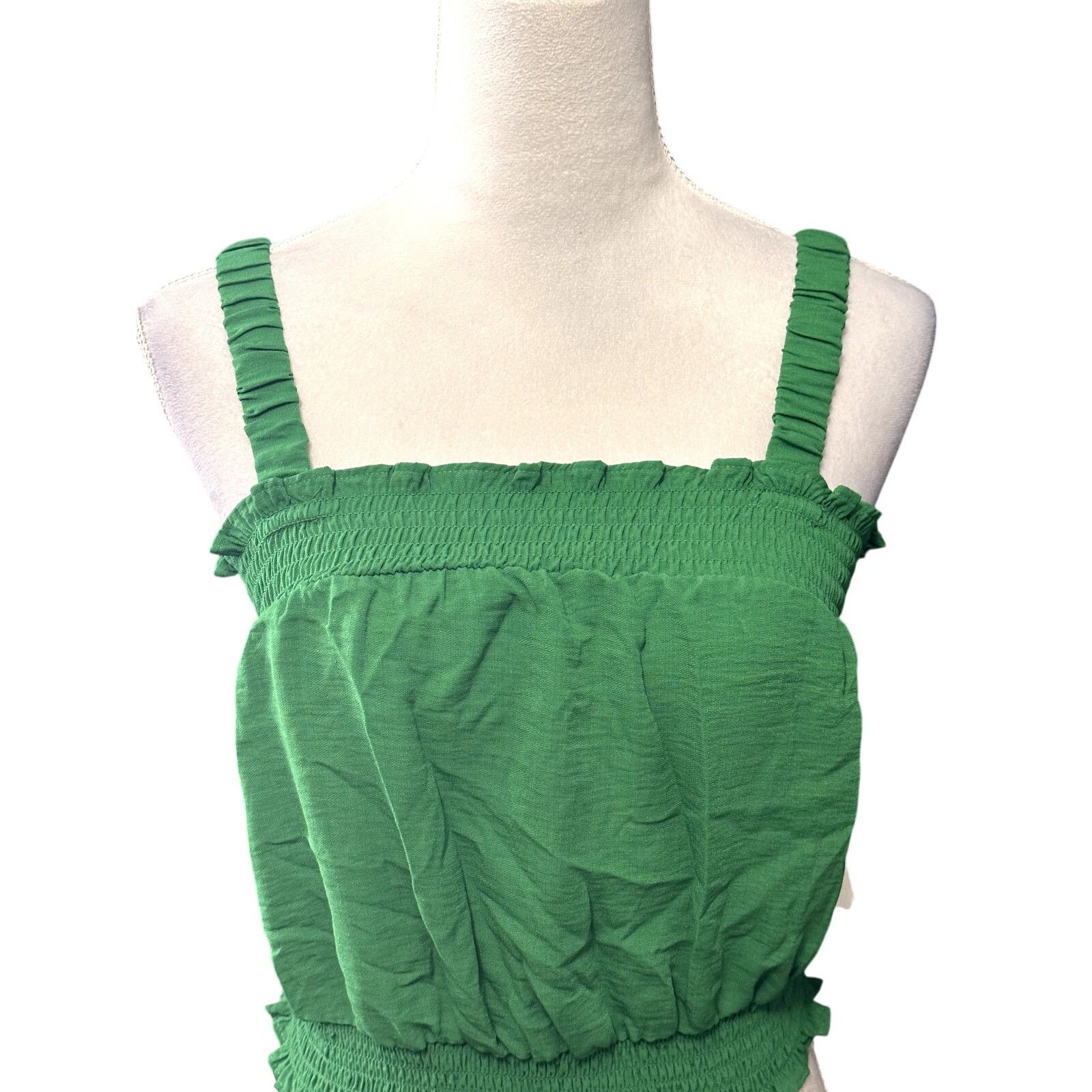 Other Riley & Rae Green Smocked Stretch Sleeveless Crop Top S NWT Size S / US 4 / IT 40 - 2 Thumbnail