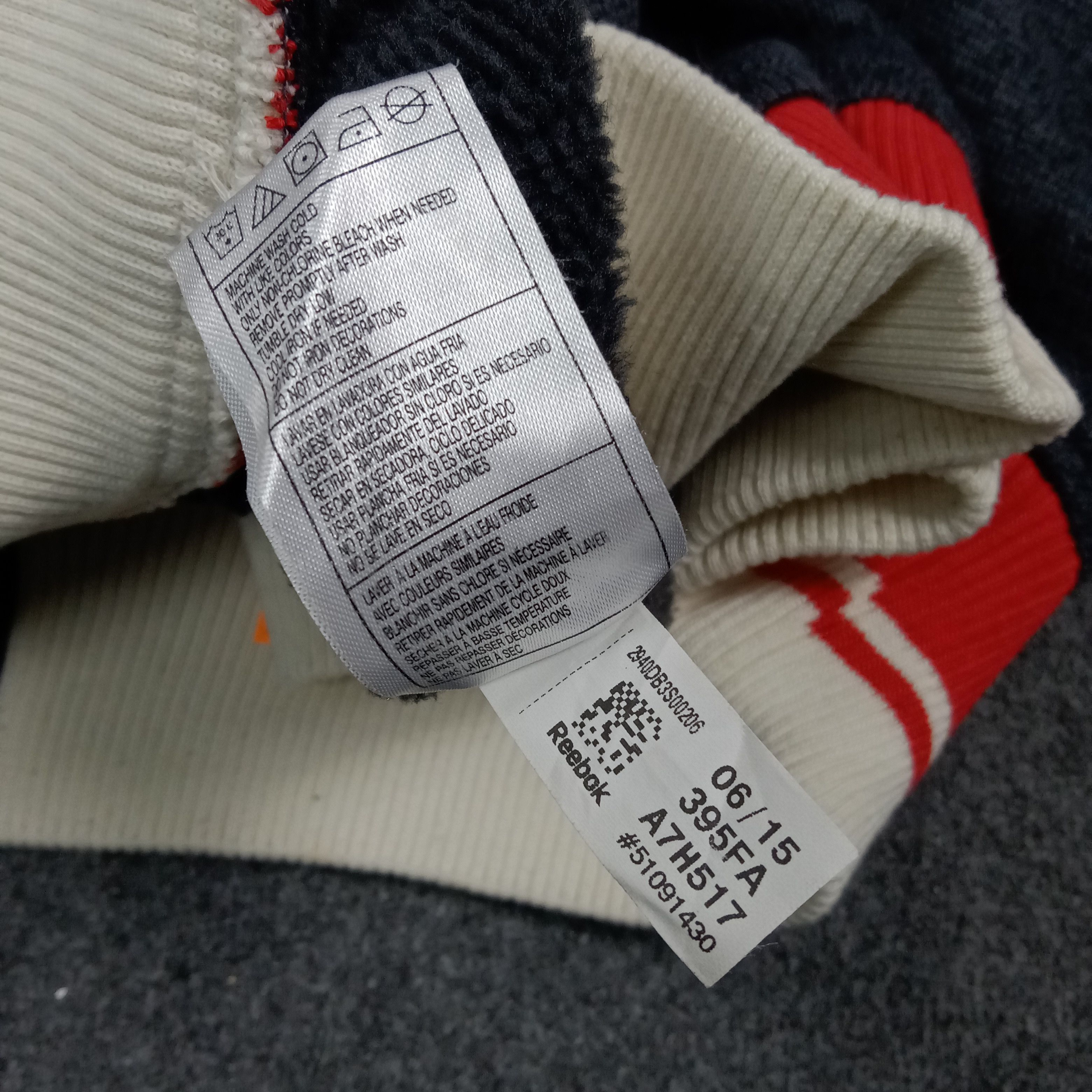 NHL CCM Detroit Red Wings Hockey Team Zipper Sweater C273N12 Size US L / EU 52-54 / 3 - 9 Thumbnail