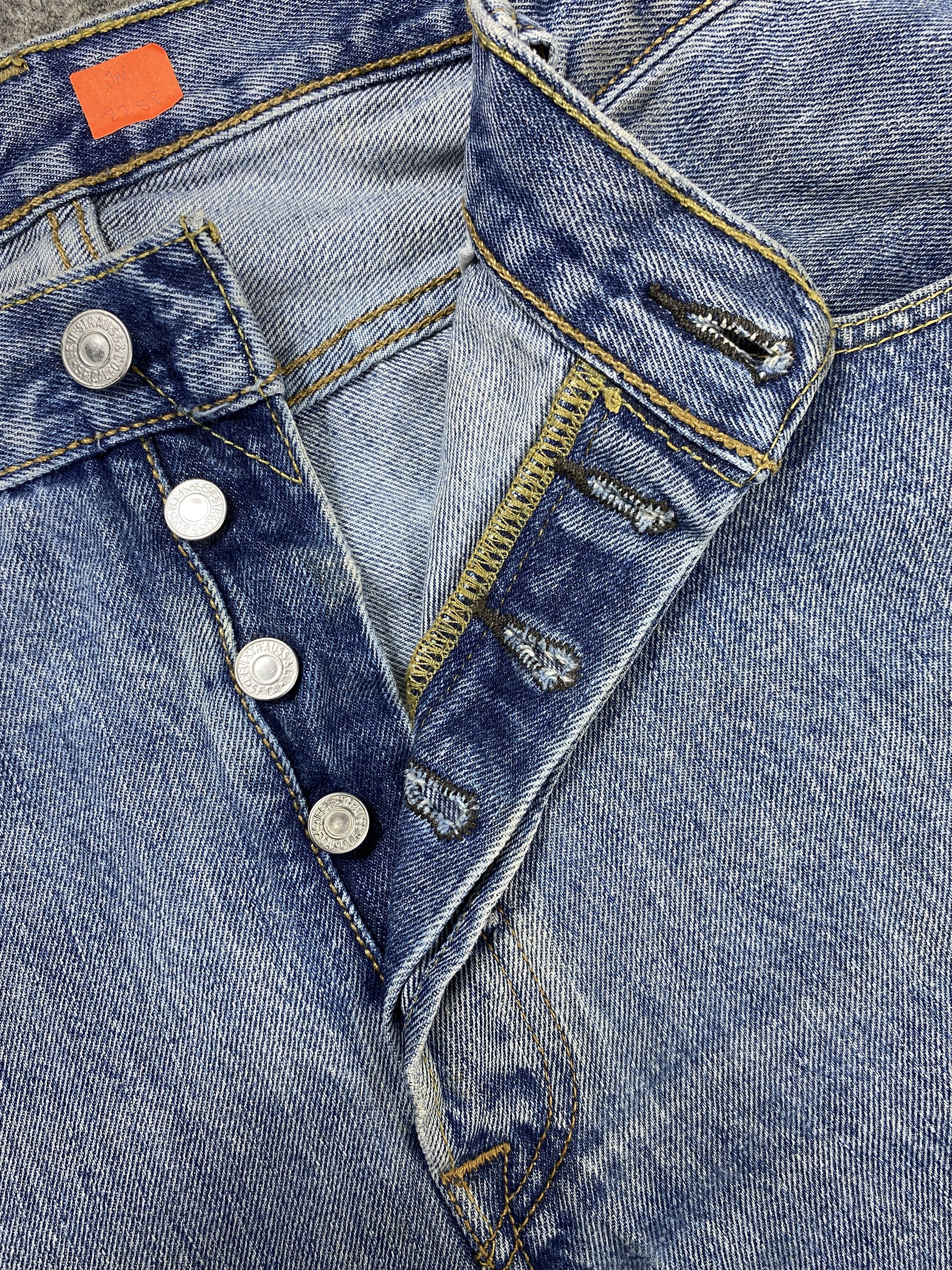 Levi's Blue Wash Vintage Levi's 501 Jeans 37x33 Denim -JN2258 Size US 36 / EU 52 - 6 Thumbnail