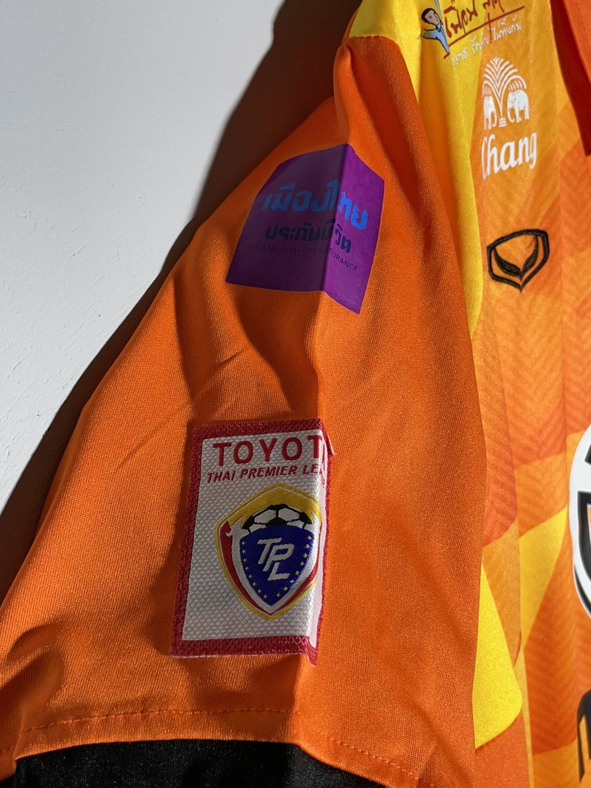 Other Nakhon Ratchasima 2016 Thai League Home Y2k Football Shirt Size US L / EU 52-54 / 3 - 7 Thumbnail
