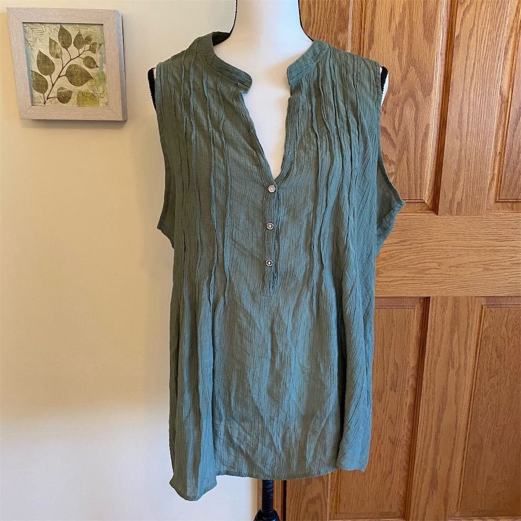 Other Cocomo Women's Sleeveless Green V-Neck Top Size 2X Summer C Size XXL / US 16-18 / IT 52-54 - 1 Thumbnail