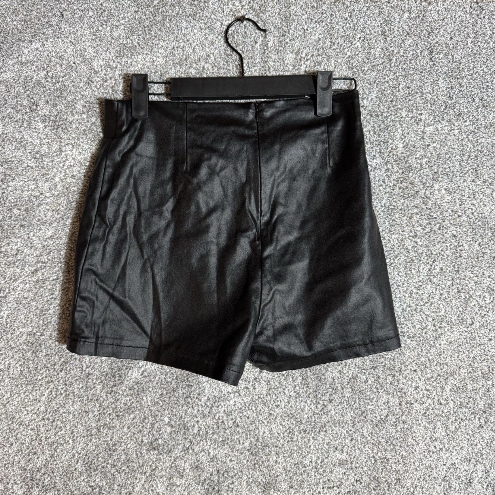 Vintage Apperloth Skort Women Medium Black Faux Leather Edgy Streetwear Biker Y2K Minimalist Grunge Punk City Motorcycle Size 32" / US 10 / IT 46 - 7 Thumbnail