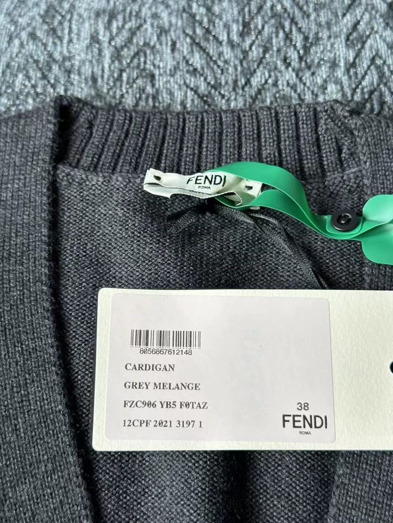 Fendi Fendi size 38 Wool cardigan Size US XXS / EU 40 - 2 Thumbnail