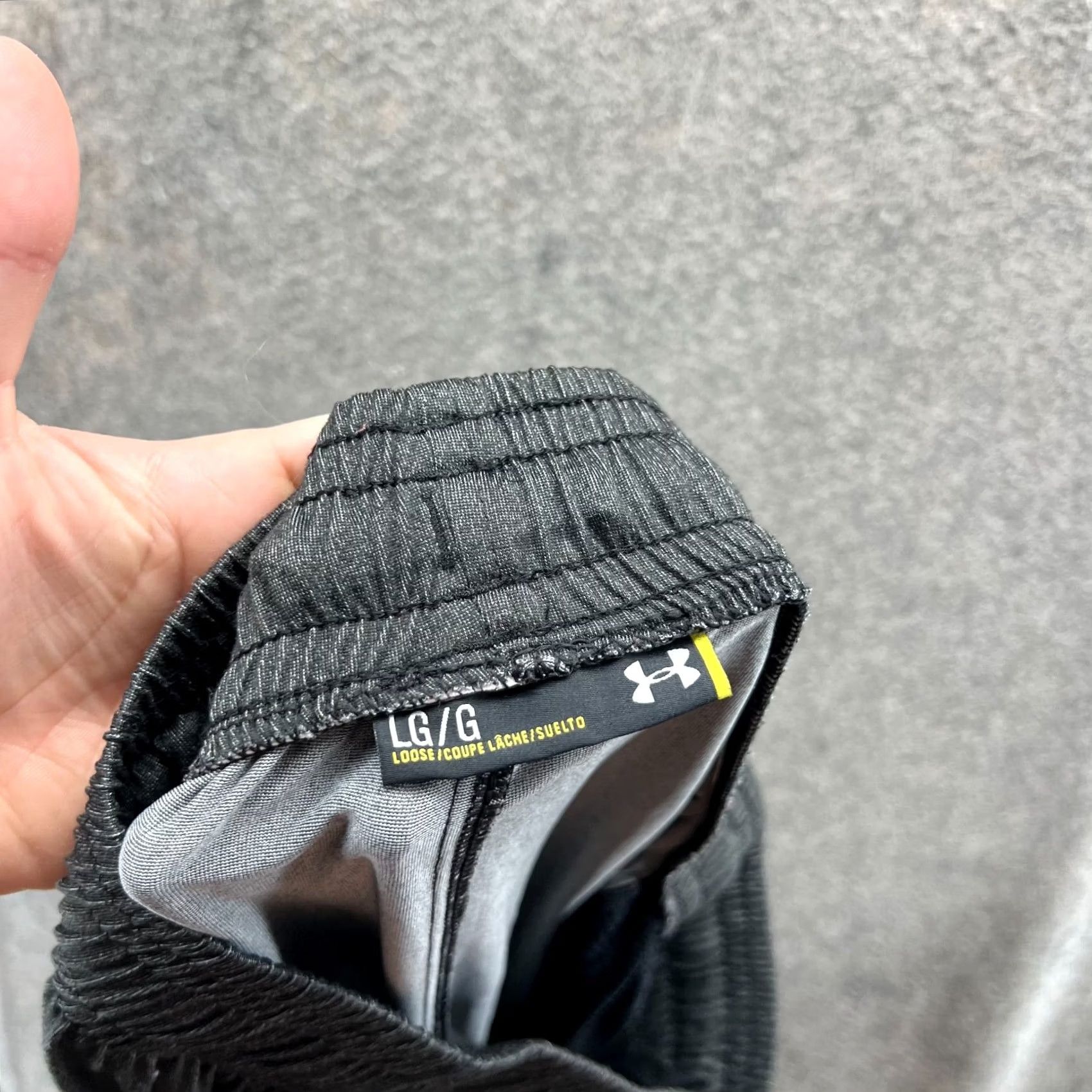 Under Armour VINTAGE Under Armour Sweatpants Men Large Adult Gray Athletic Polyester Straight UA Pants Size US 33 - 3 Thumbnail