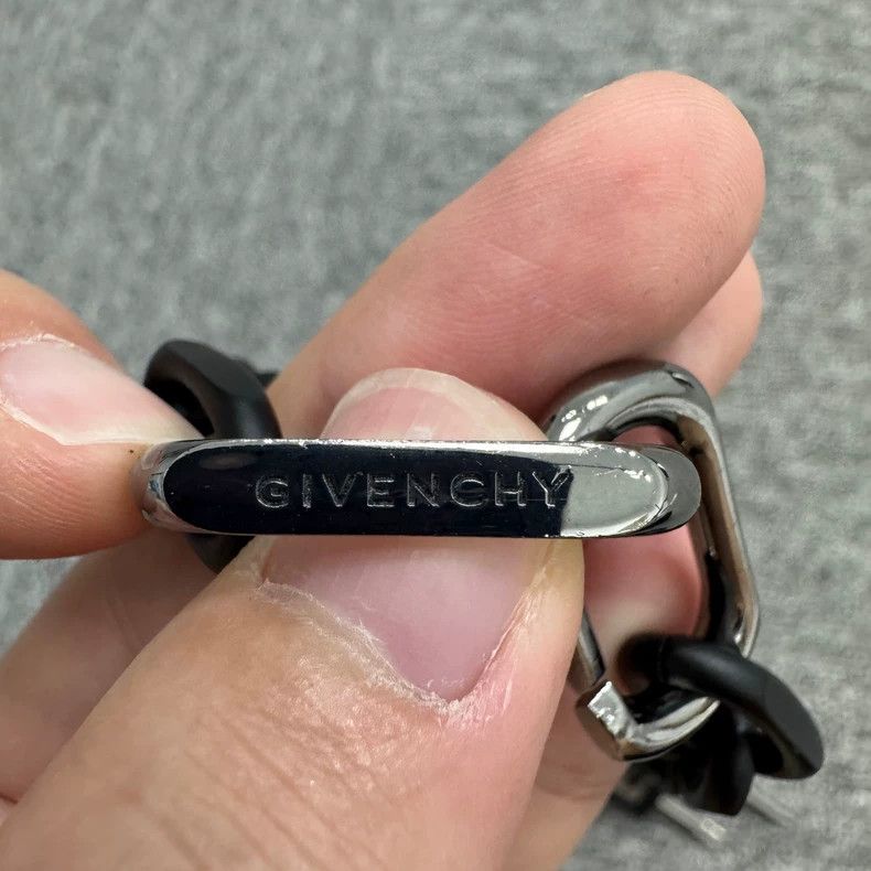 Givenchy Givenchy Lock Clasp Necklace Size ONE SIZE - 5 Thumbnail