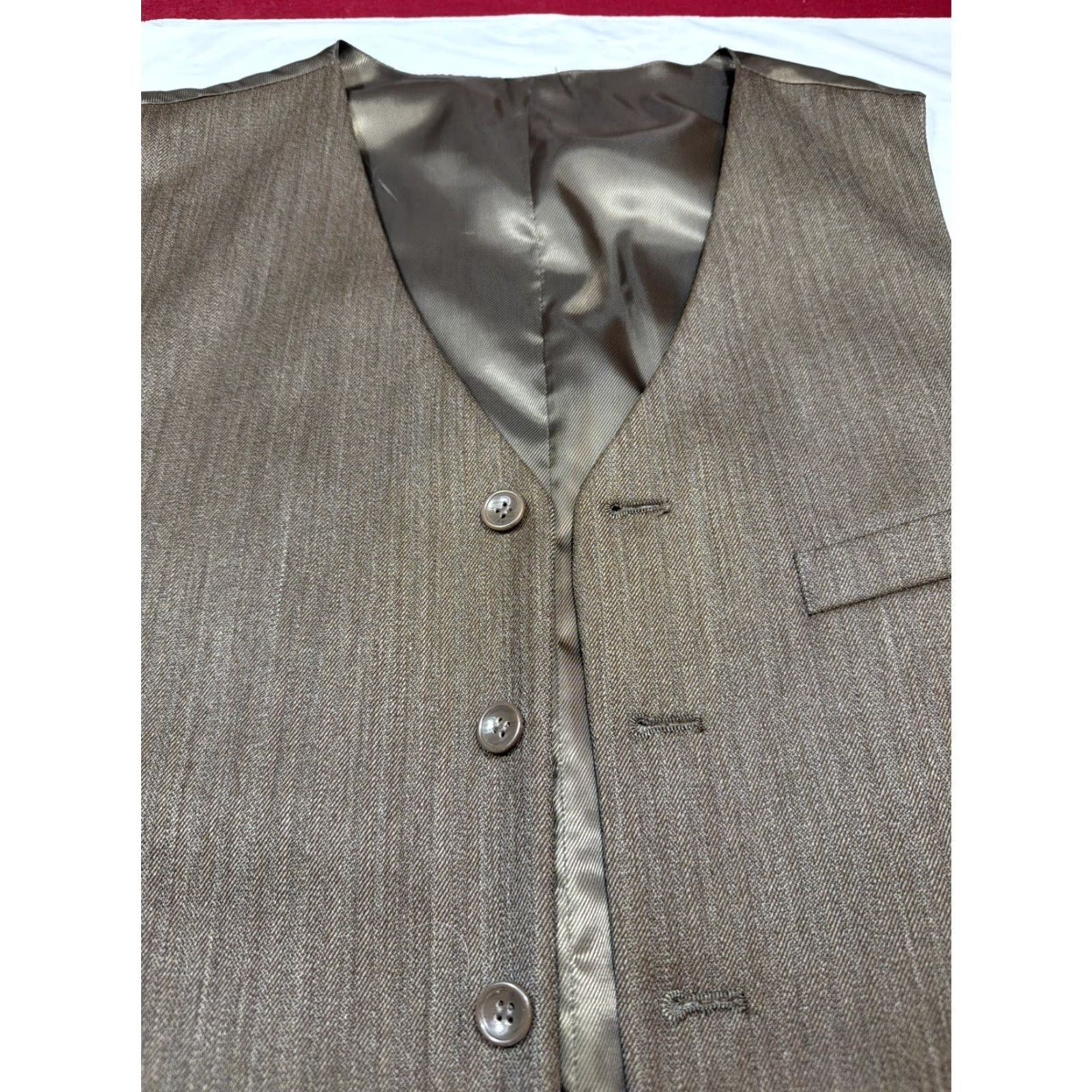Vintage VINTAGE Loriano Vest Brown Wool Herringbone Button VEST Men’s 40R Brown Wool Formal Vest Stripe Pattern Back Strap 3 Pockets Satin Lining Mens Size US XXS / EU 40 - 3 Thumbnail