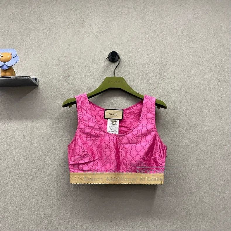 Gucci Logo inlaid pink vest shorts set