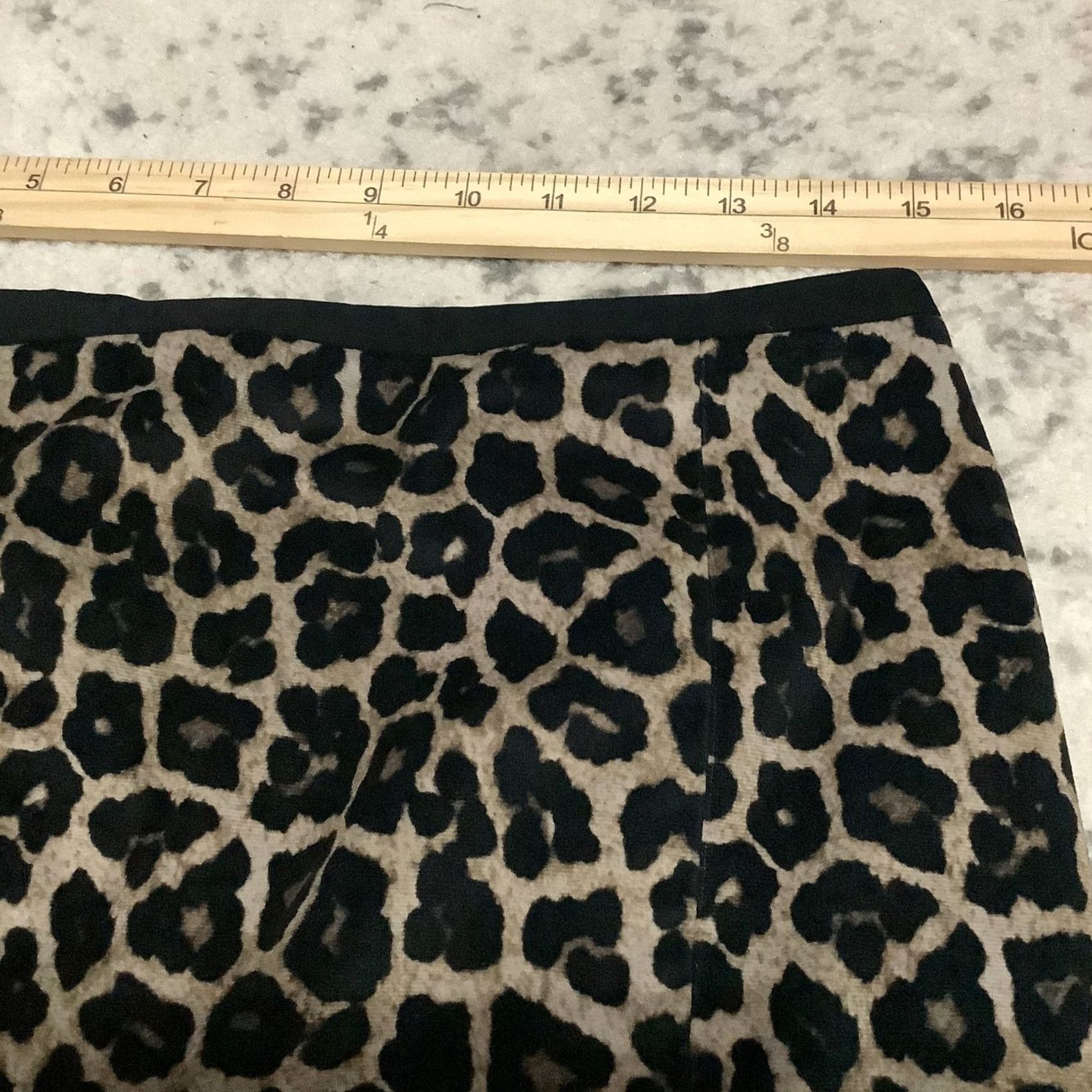 Liz Claiborne Liz Claiborne Skirt Women 8 Pencil Knee Length Leopard Print Brown Polyester Lined Classic Business Professional Mens? Women Size 30" / US 8 / IT 44 - 3 Thumbnail