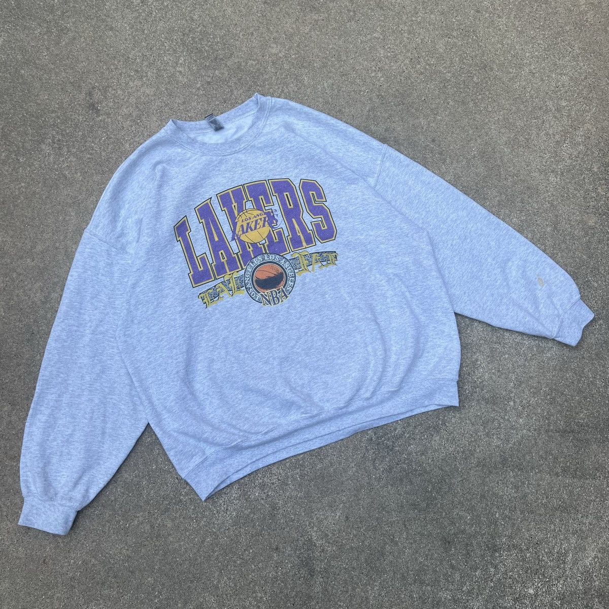 NBA Vintage LA Lakers 90s NBA Crewneck Sweatshirt cstm Size US XL / EU 56 / 4 - 4 Thumbnail