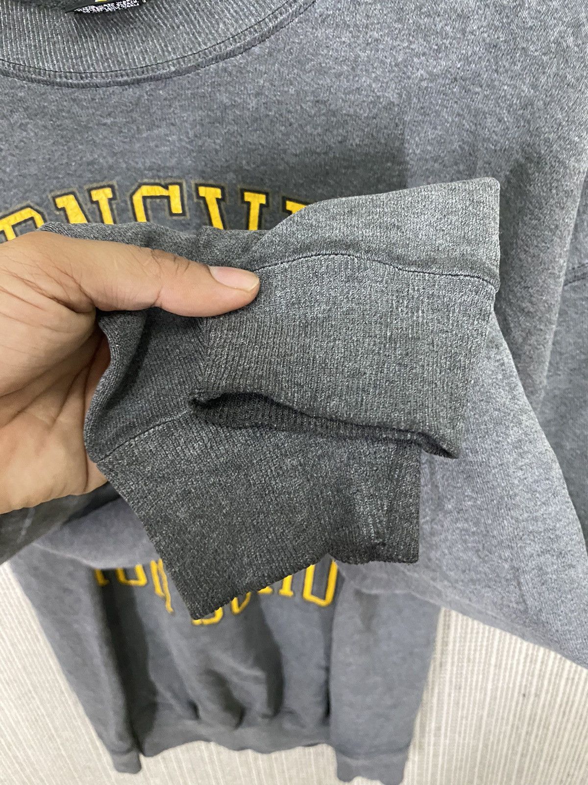 Vintage Vintage 80s burnville high school sweatshirt crewneck size L Size US L / EU 52-54 / 3 - 7 Thumbnail