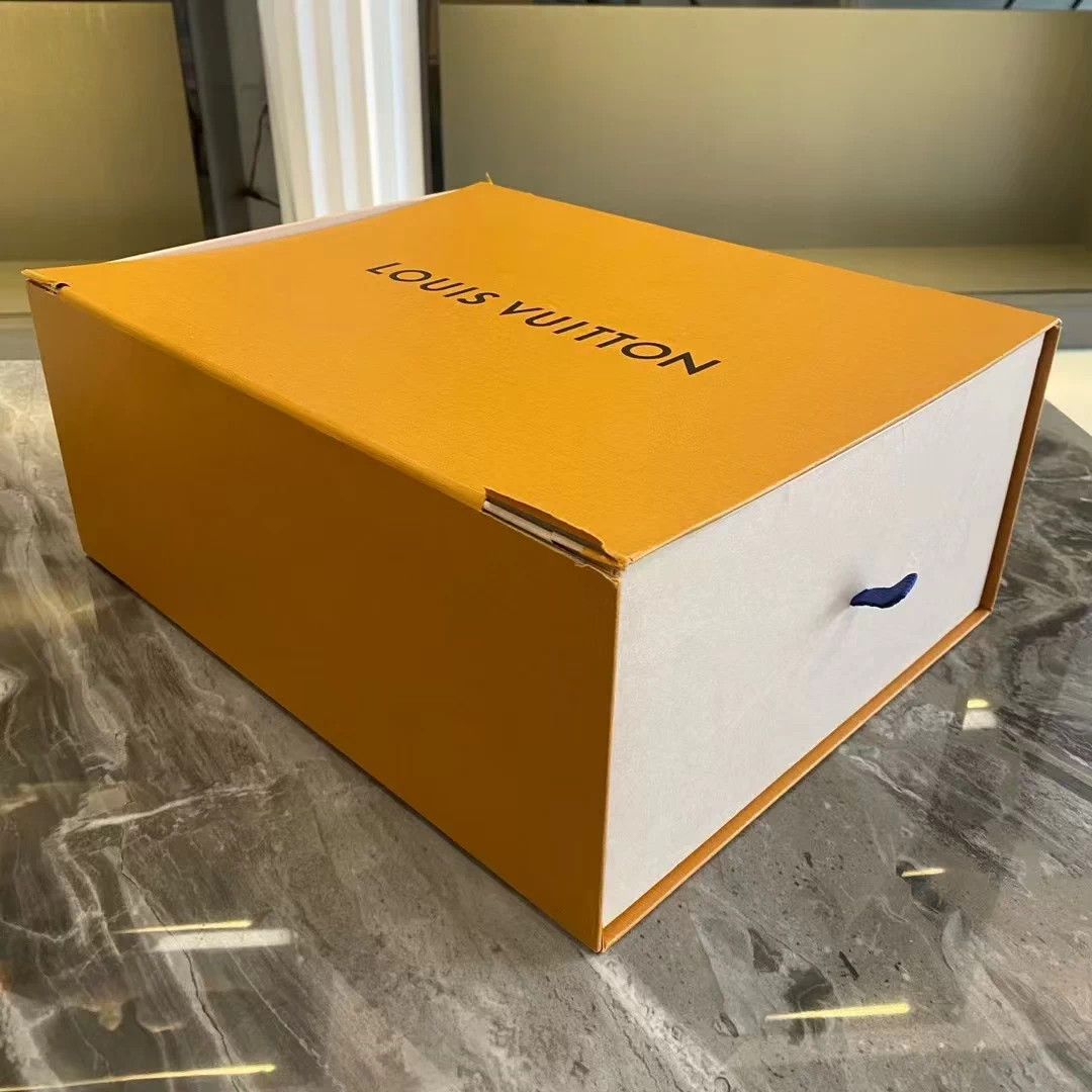 Louis Vuitton LOUIS VUITTON Trainer White Blue 41 95 New OG Box Size US 8 / EU 41 - 8 Thumbnail