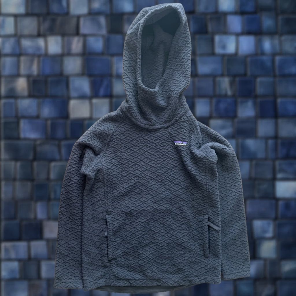 Patagonia Patagonia Hoodie Womens Small Diamond Capra Fleece Pullover Navy Blue Textured Raglan Sleeve Pockets Logo Casual Modern Winter Fall Spring Size S / US 4 / IT 40 - 1 Thumbnail