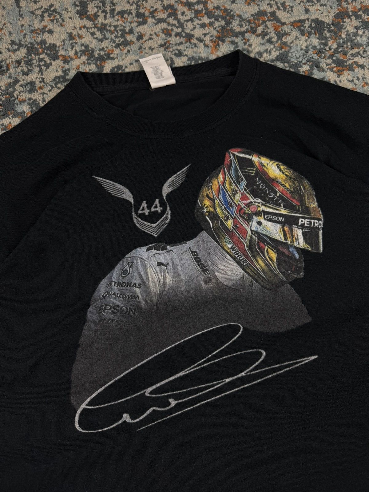 Vintage Lewis Hamilton 44 sugnature F1 Formula 1 racing graphic tee Size US XL / EU 56 / 4 - 4 Thumbnail