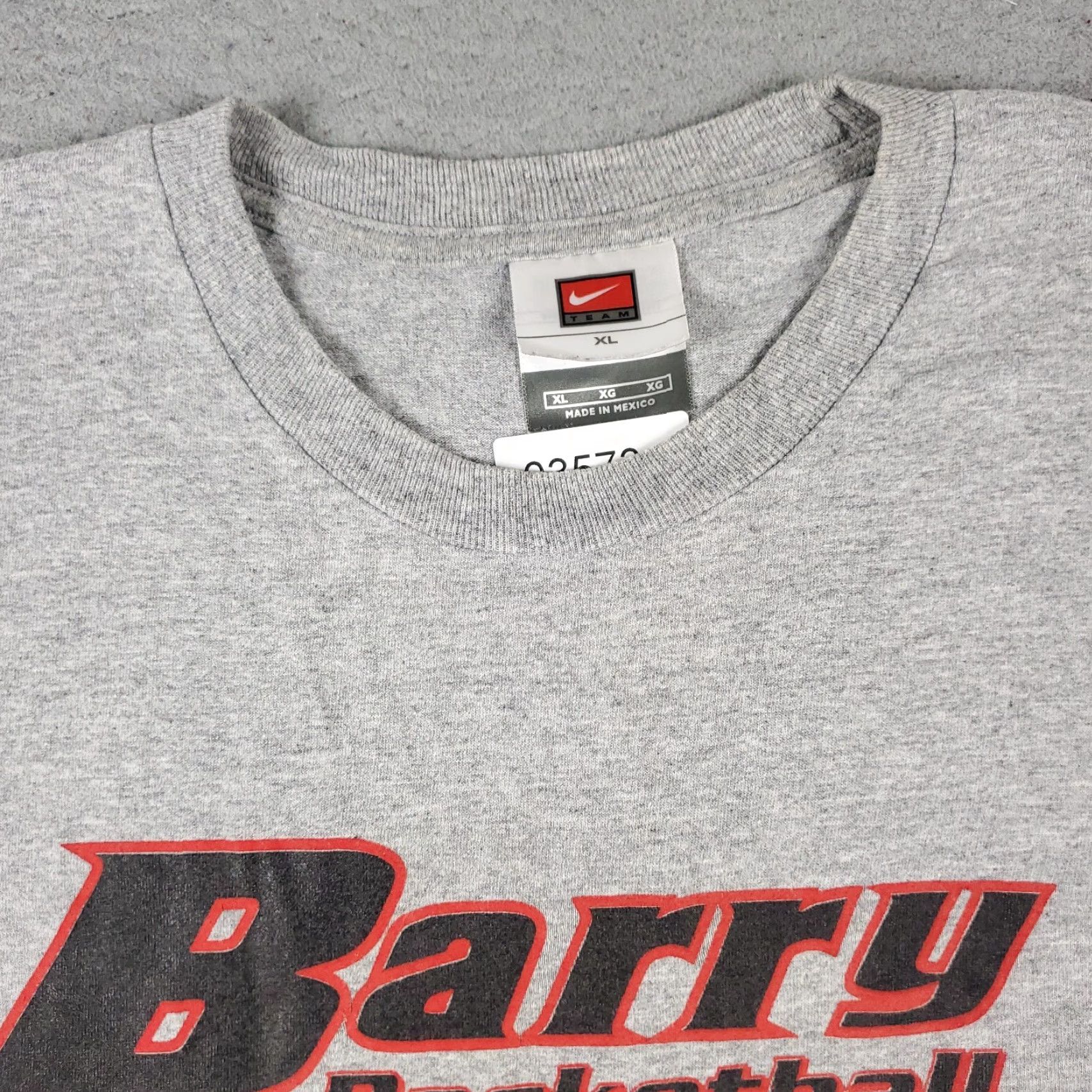 Nike VINTAGE Nike T Shirt Mens XL Gray Swoosh Casual Short Sleeve Adult 90s Football Sports Womens Mens Girls Size US XL / EU 56 / 4 - 3 Thumbnail