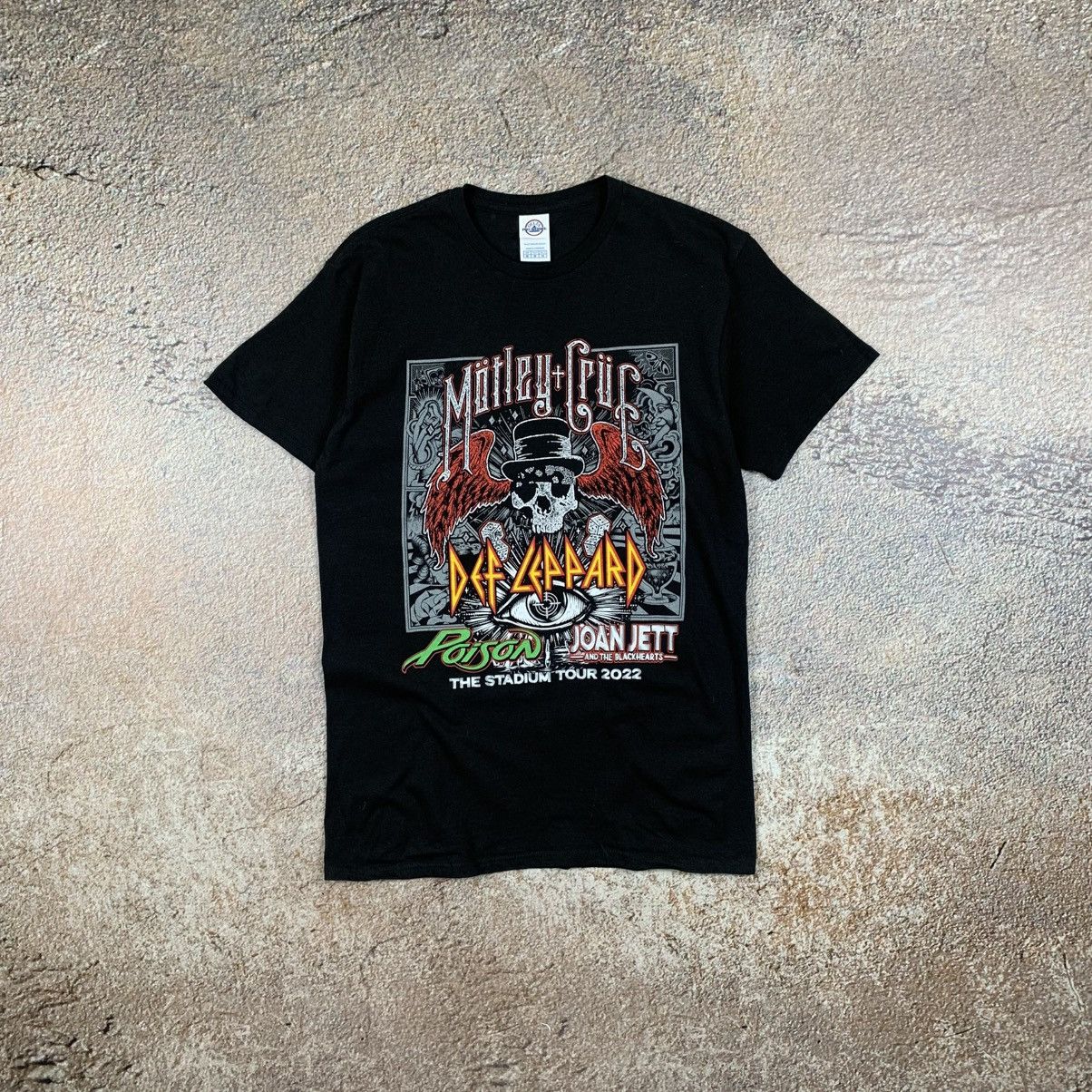 Band Tees Motley Crue Def Leppard Poison y2k Tour T shirt Size US M / EU 48-50 / 2 - 1 Thumbnail