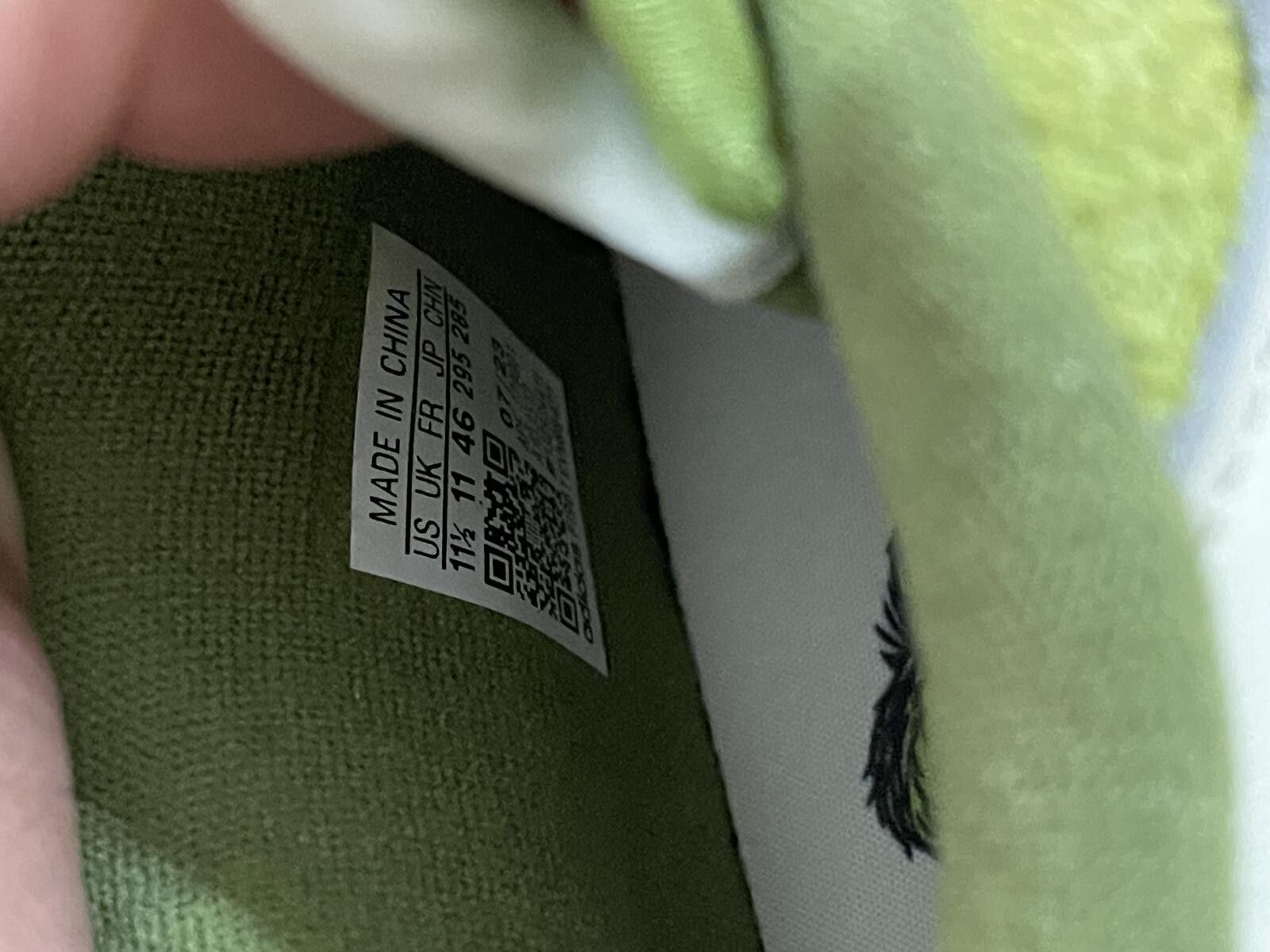Adidas Adidas Grinch Themed Sneakers Size 11.5 Size US 11.5 / EU 44-45 - 9 Thumbnail