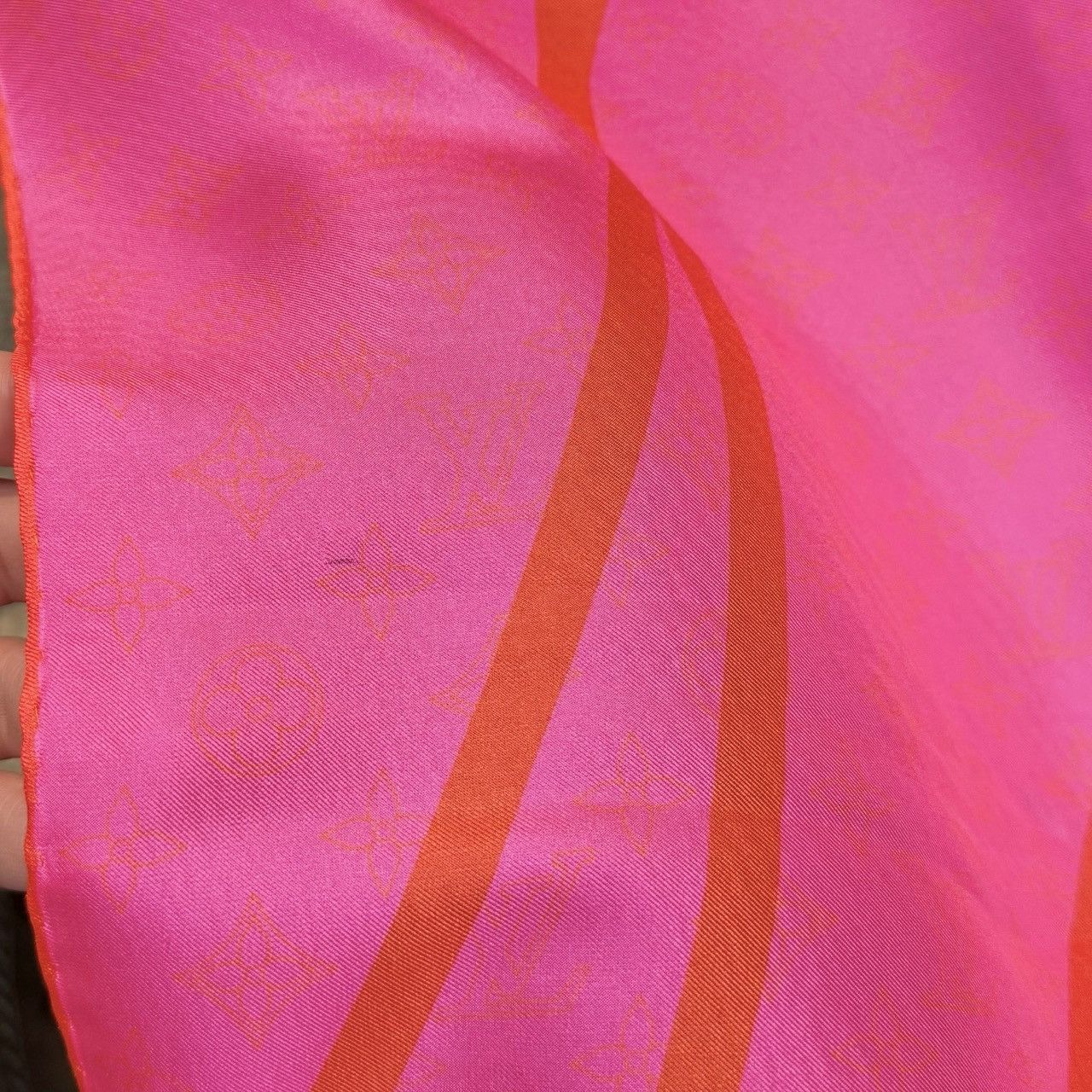 Louis Vuitton Louis Vuitton X Robert Wilson Hot Pink Bandana Silk Scarf Size ONE SIZE - 8 Thumbnail