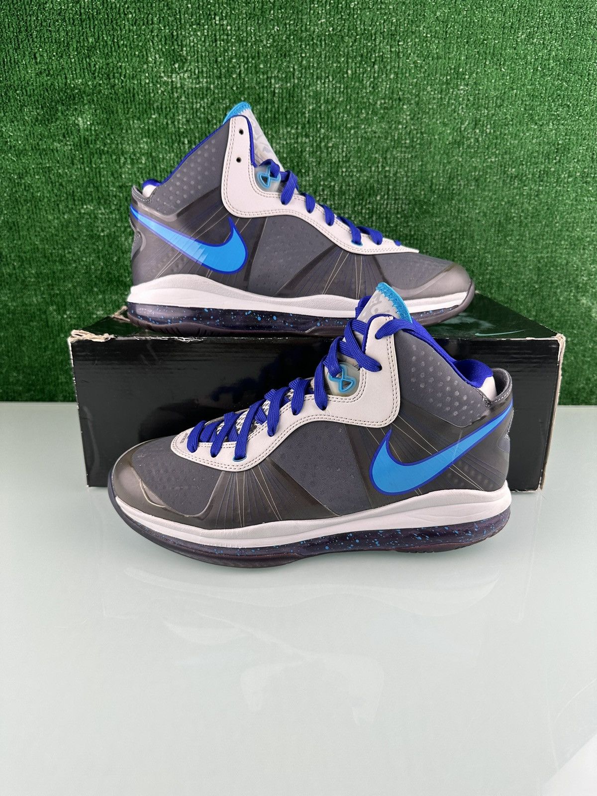 Nike Nike LeBron 8 V/2 Hornets Size 9.5 Size US 9.5 / EU 42-43 - 2 Thumbnail