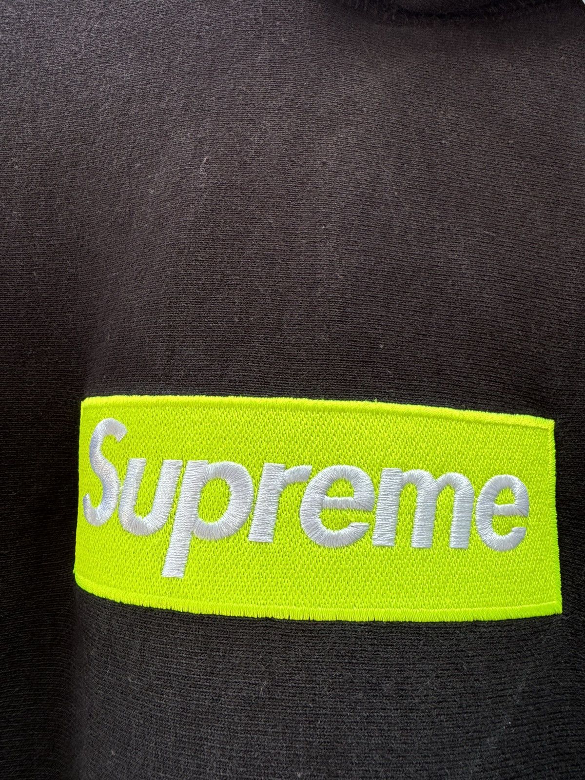 Supreme Supreme Yellow Box Logo Hoodie Size US L / EU 52-54 / 3 - 13 Thumbnail